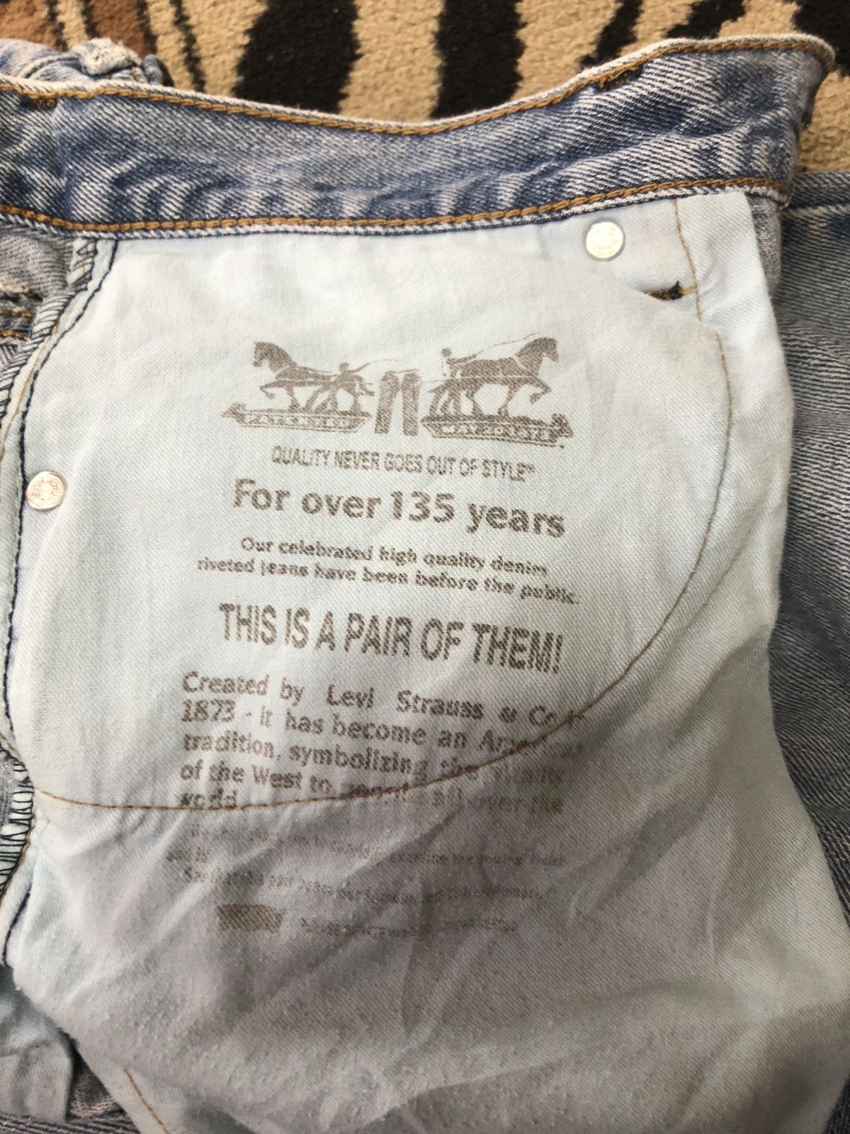 Levi's × Vintage VINTAGE 90s LEVIS 550 BLUE WASH DISTRESSED DENIM Size US 35 - 9 Thumbnail