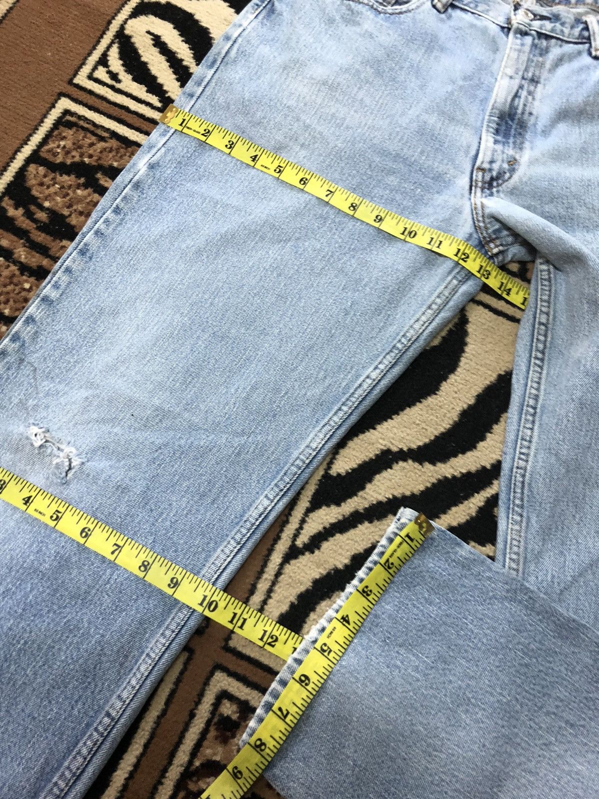 Levi's × Vintage VINTAGE 90s LEVIS 550 BLUE WASH DISTRESSED DENIM Size US 35 - 18 Thumbnail