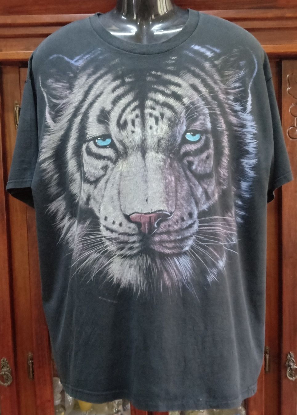 Image of Habitat x Liquid Blue Vintage 90's Liquid Blue White Tiger T-Shirt in Black, Men's (Size 2XL)