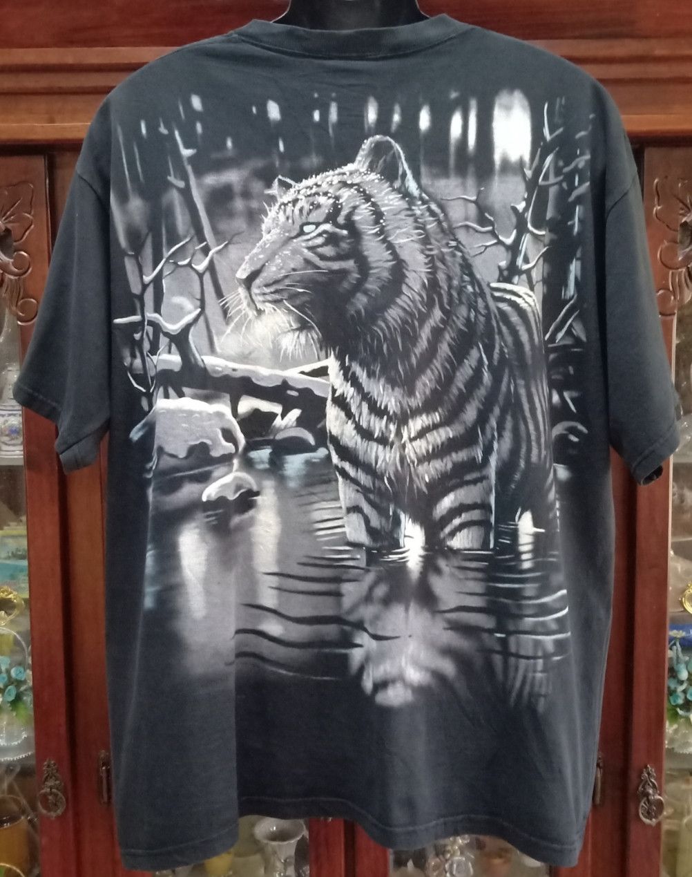 Habitat × Liquid Blue × Vintage Vintage 90s Liquid Blue White Tiger T-shirt Size US XXL / EU 58 / 5 - 2 Thumbnail