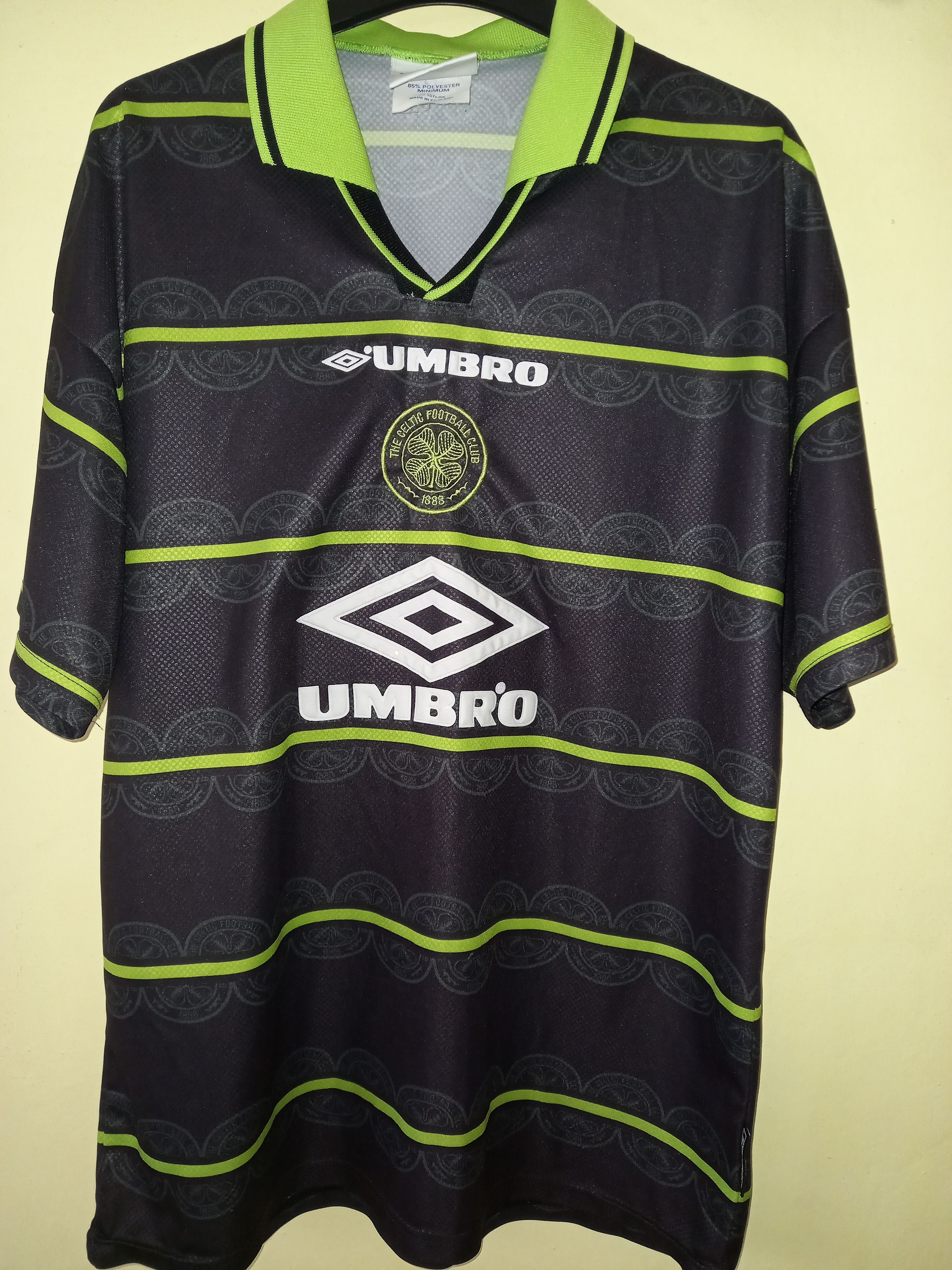 Maillot Vintage Celtic FC 1997-1999 - Modèle Extérieur (Away) - Marque Umbro - Taille XL - Occasion En Bon état