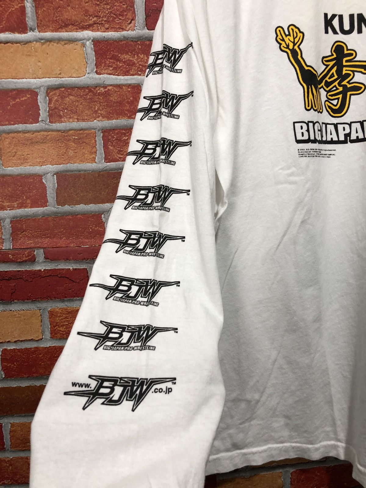 Vintage Vintage Great Kojika Kung Fu Lee BJW Wrestling T-Shirt Size US L / EU 52-54 / 3 - 5 Thumbnail