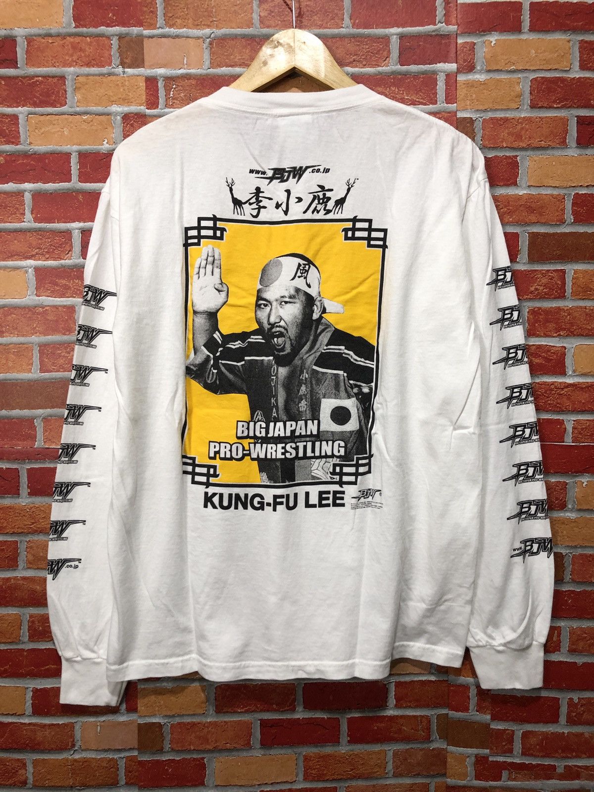 Vintage Vintage Great Kojika Kung Fu Lee BJW Wrestling T-Shirt Size US L / EU 52-54 / 3 - 1 Thumbnail