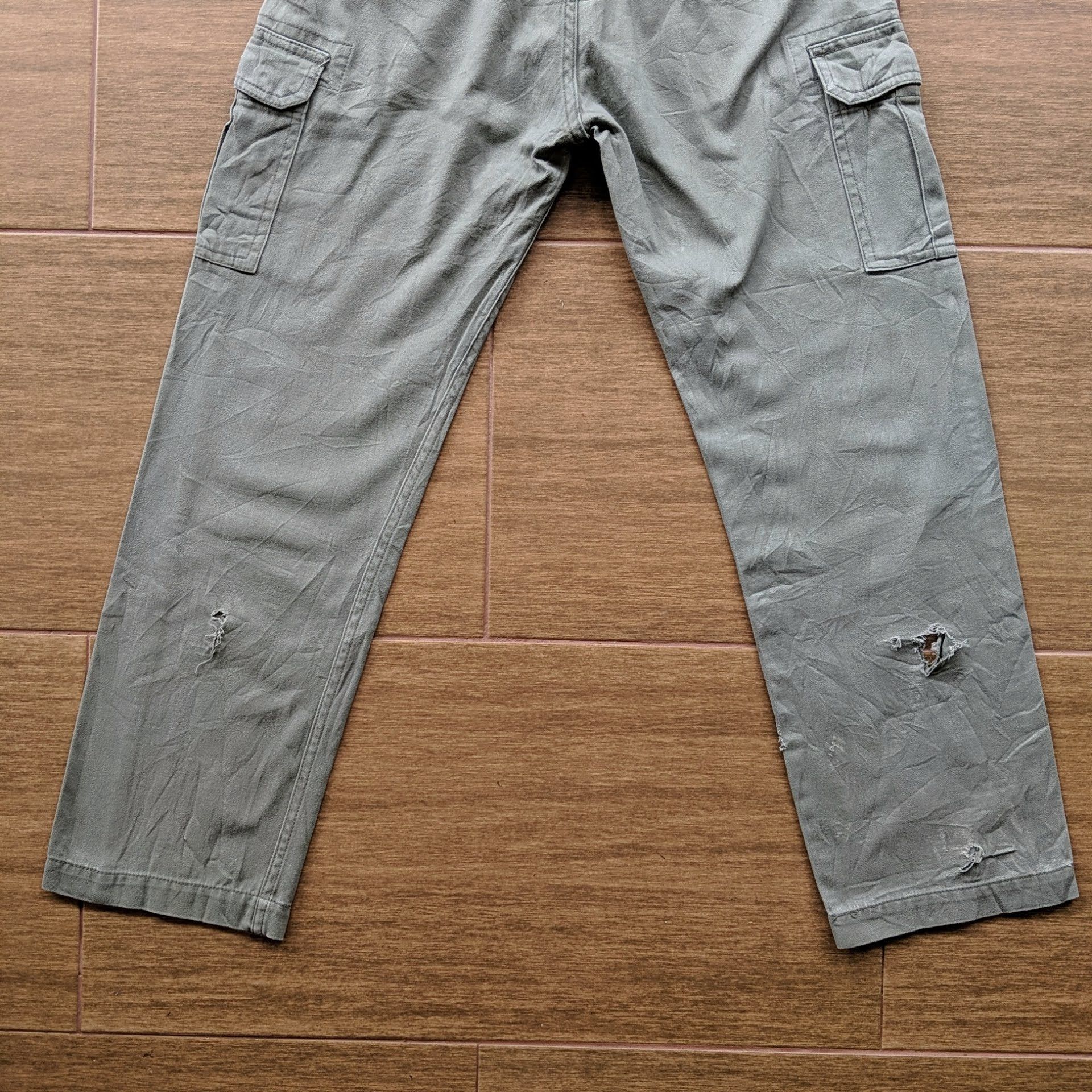 Japanese Brand × Vintage Vintage Earth Music Distressed Cargo Trousers Pants Size US 27 - 10 Thumbnail
