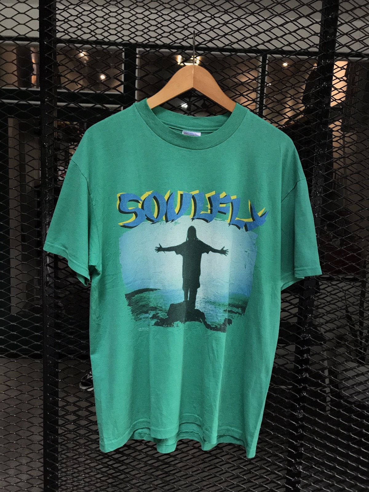 Band Tees SOULFLY VINTAGE 98 “BLUE GRAPE” SHIRT Size US L / EU 52-54 / 3 - 1 Thumbnail