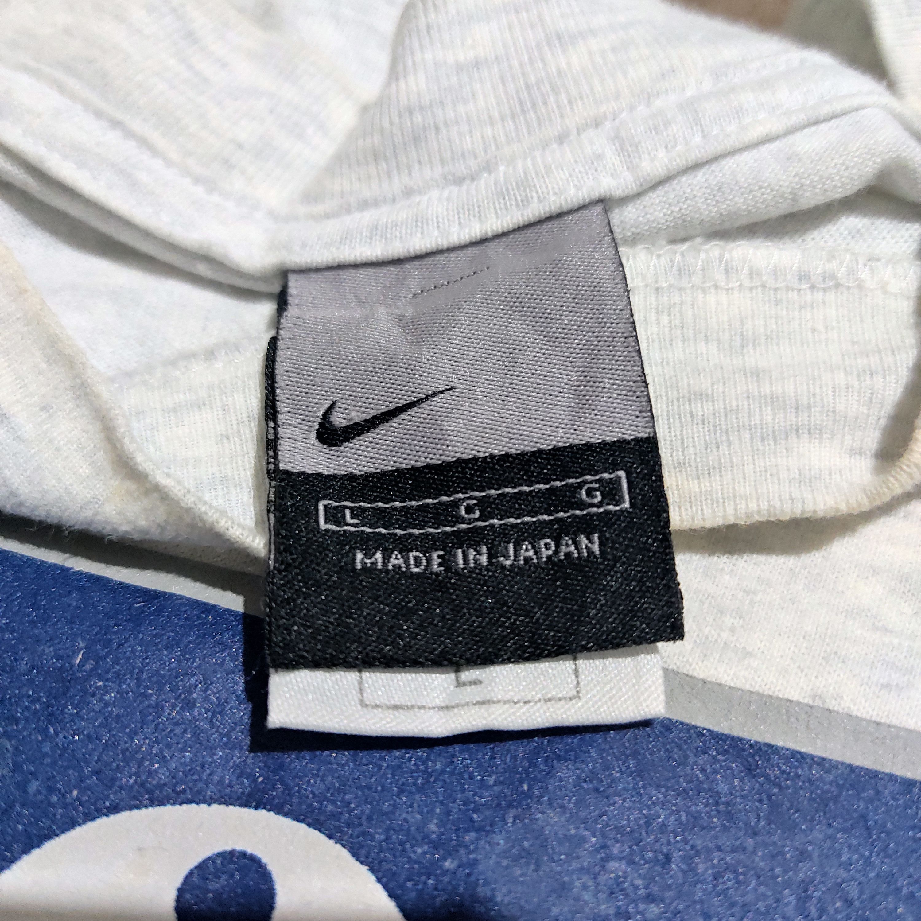 Nike Vintage TShirts Nike Center Mini Logo 71 Size US L / EU 52-54 / 3 - 6 Thumbnail