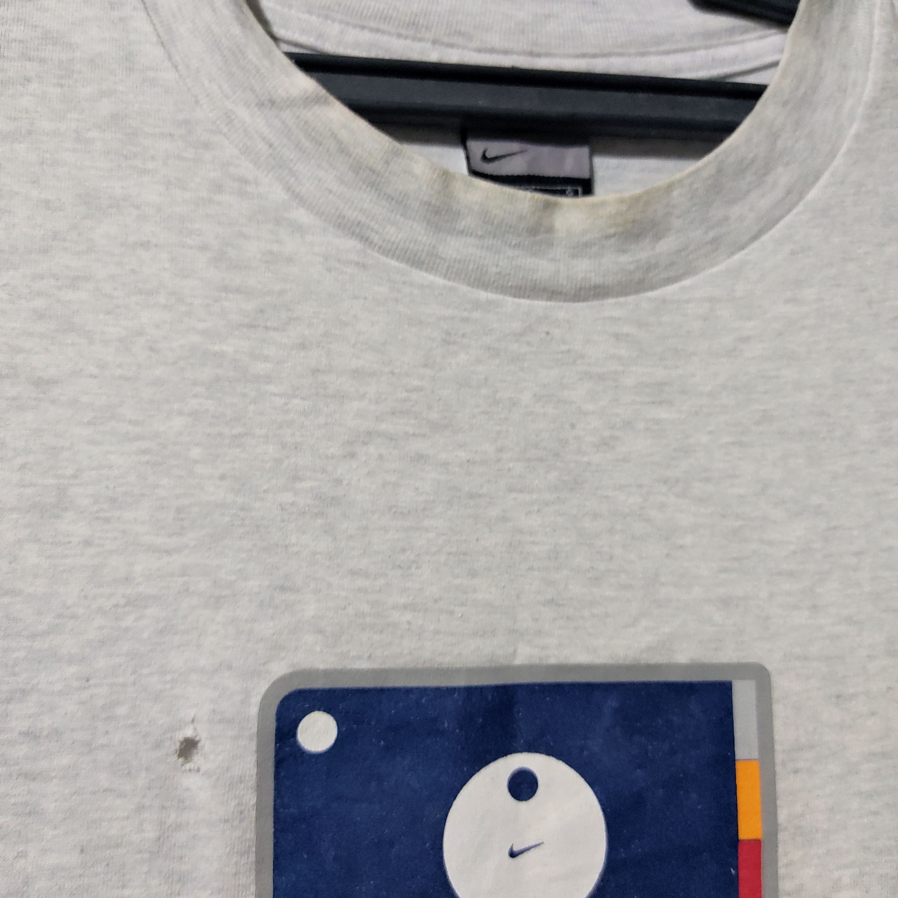 Nike Vintage TShirts Nike Center Mini Logo 71 Size US L / EU 52-54 / 3 - 3 Thumbnail