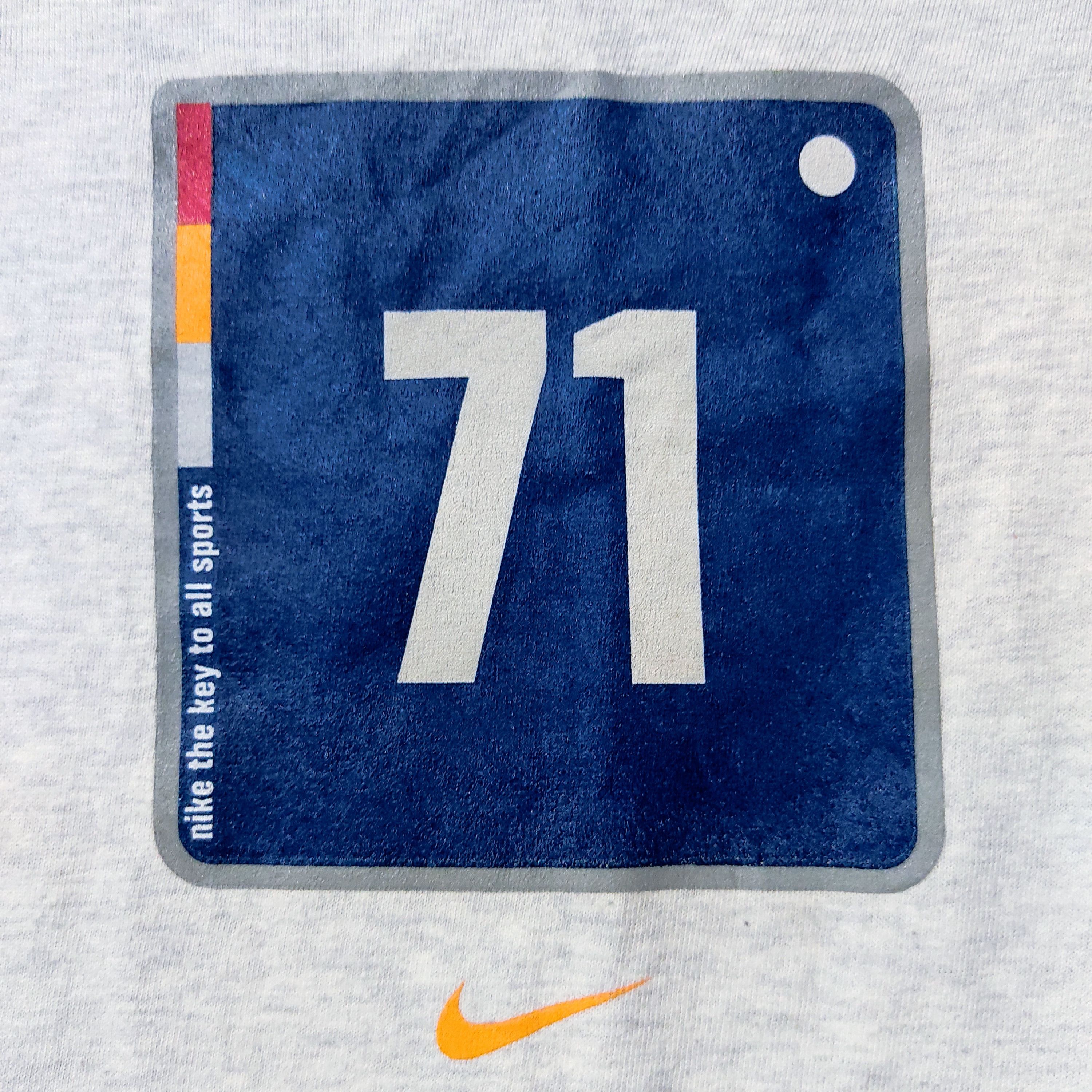 Nike Vintage TShirts Nike Center Mini Logo 71 Size US L / EU 52-54 / 3 - 5 Thumbnail