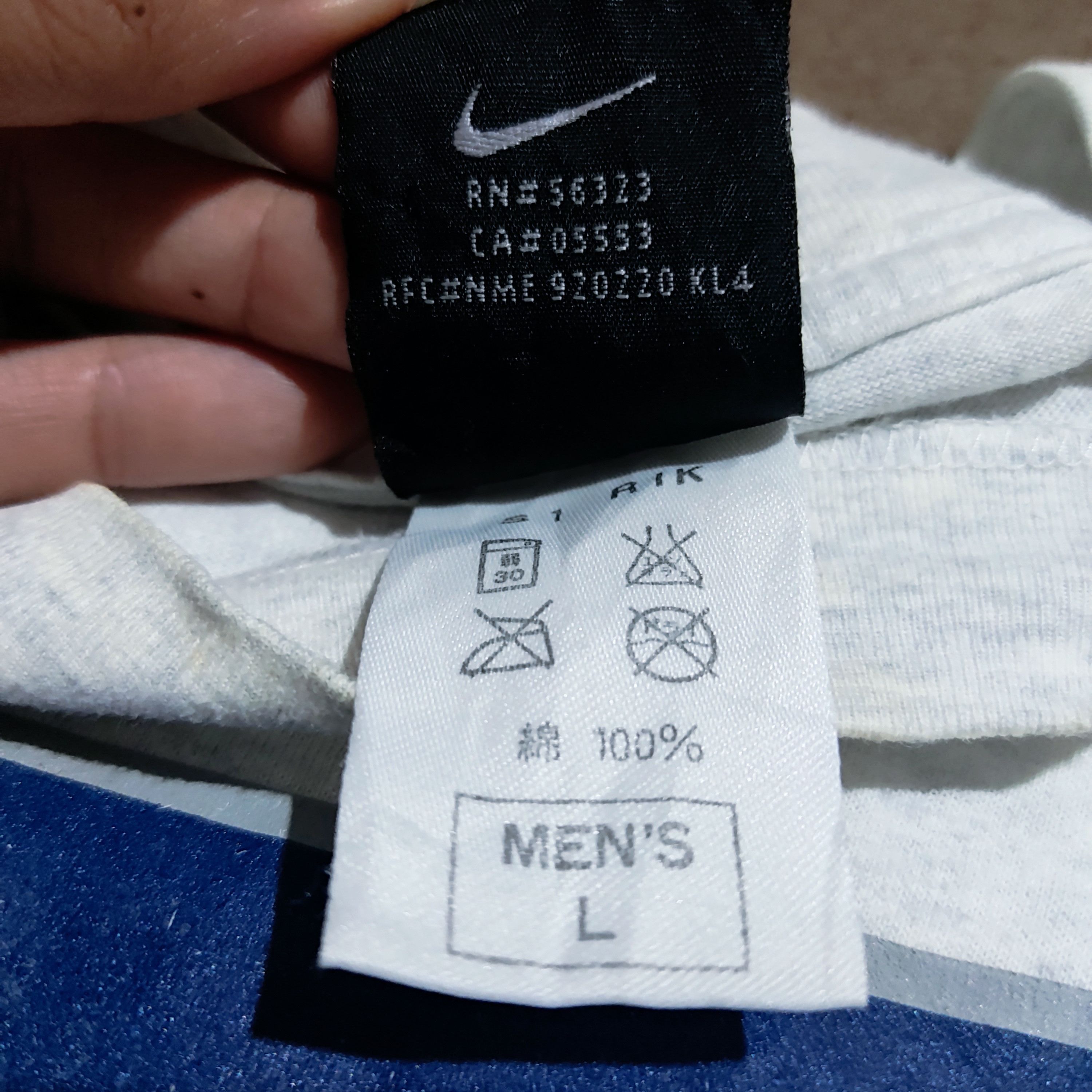 Nike Vintage TShirts Nike Center Mini Logo 71 Size US L / EU 52-54 / 3 - 7 Thumbnail