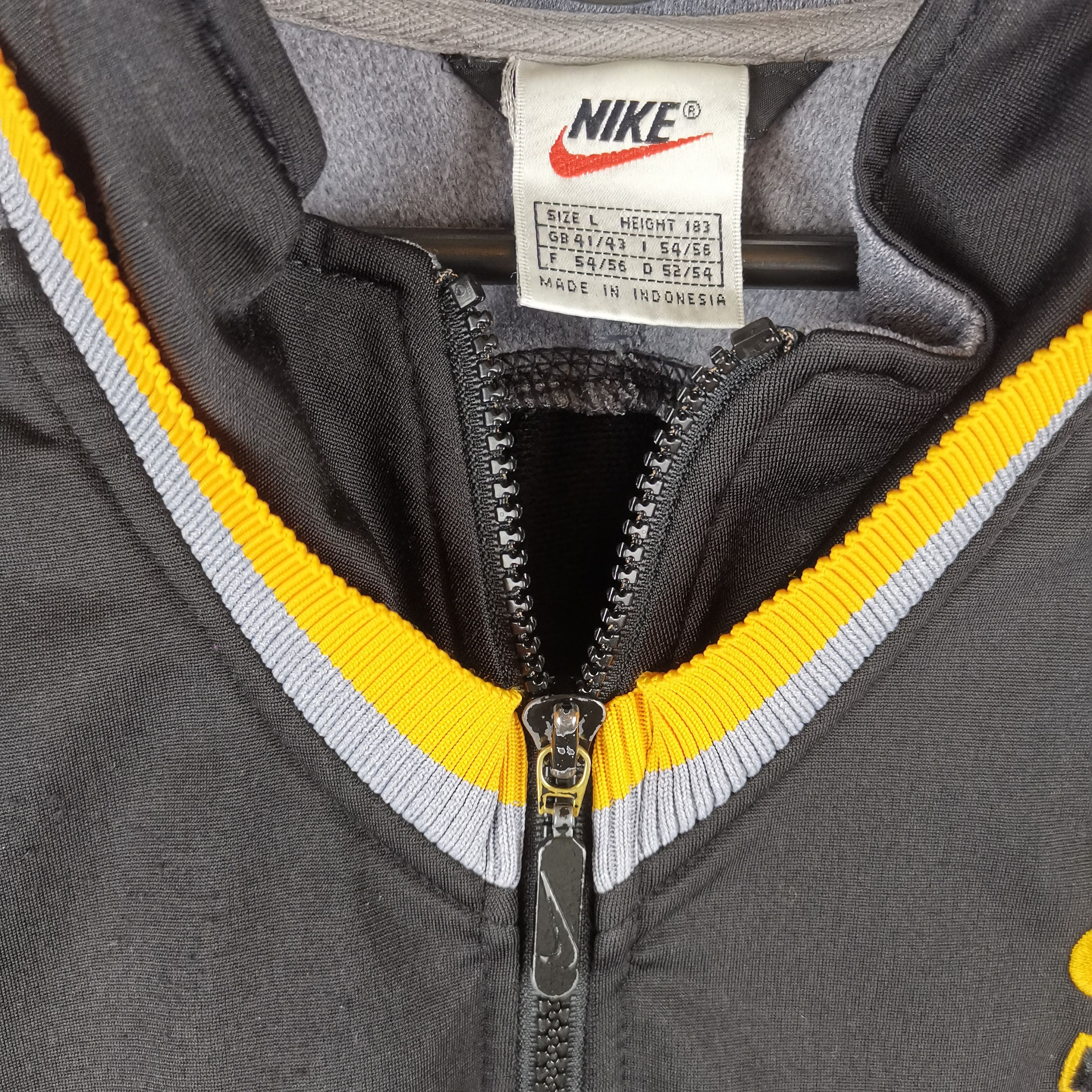 Nike Nike vintage 90s big logo track top bomber jacket Size US L / EU 52-54 / 3 - 3 Thumbnail