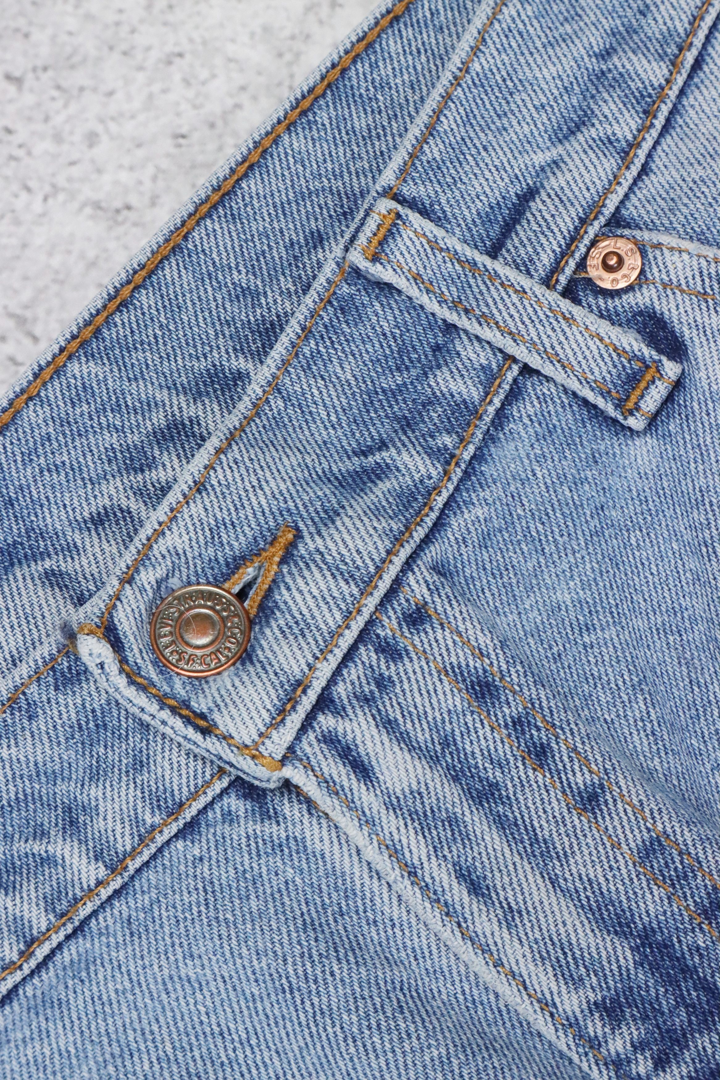 Levi's × Levi's Vintage Clothing × Vintage 90s Levis White Tab Light Wash Denim Jeans Size US 36 / EU 52 - 9 Thumbnail