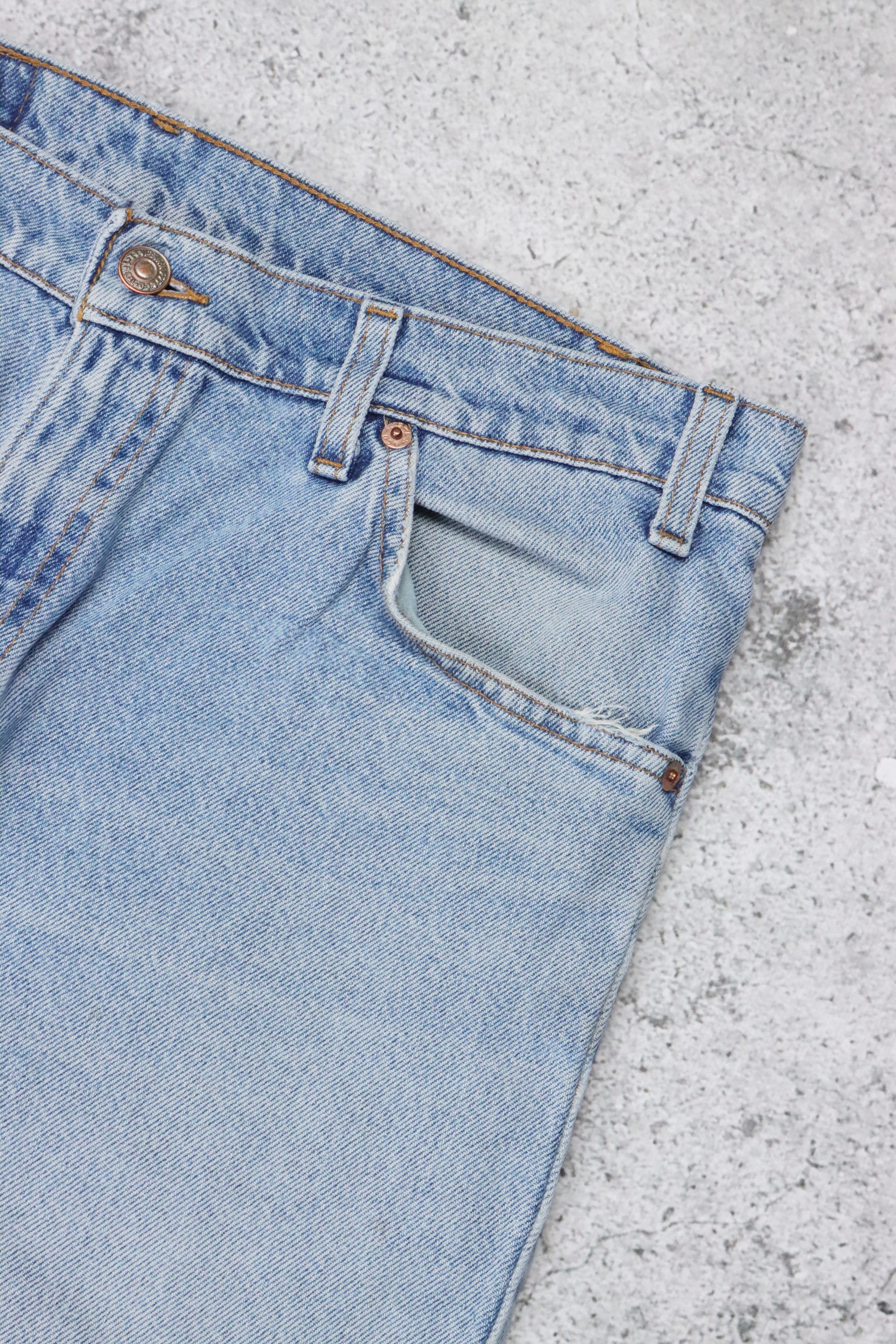 Levi's × Levi's Vintage Clothing × Vintage 90s Levis White Tab Light Wash Denim Jeans Size US 36 / EU 52 - 4 Thumbnail