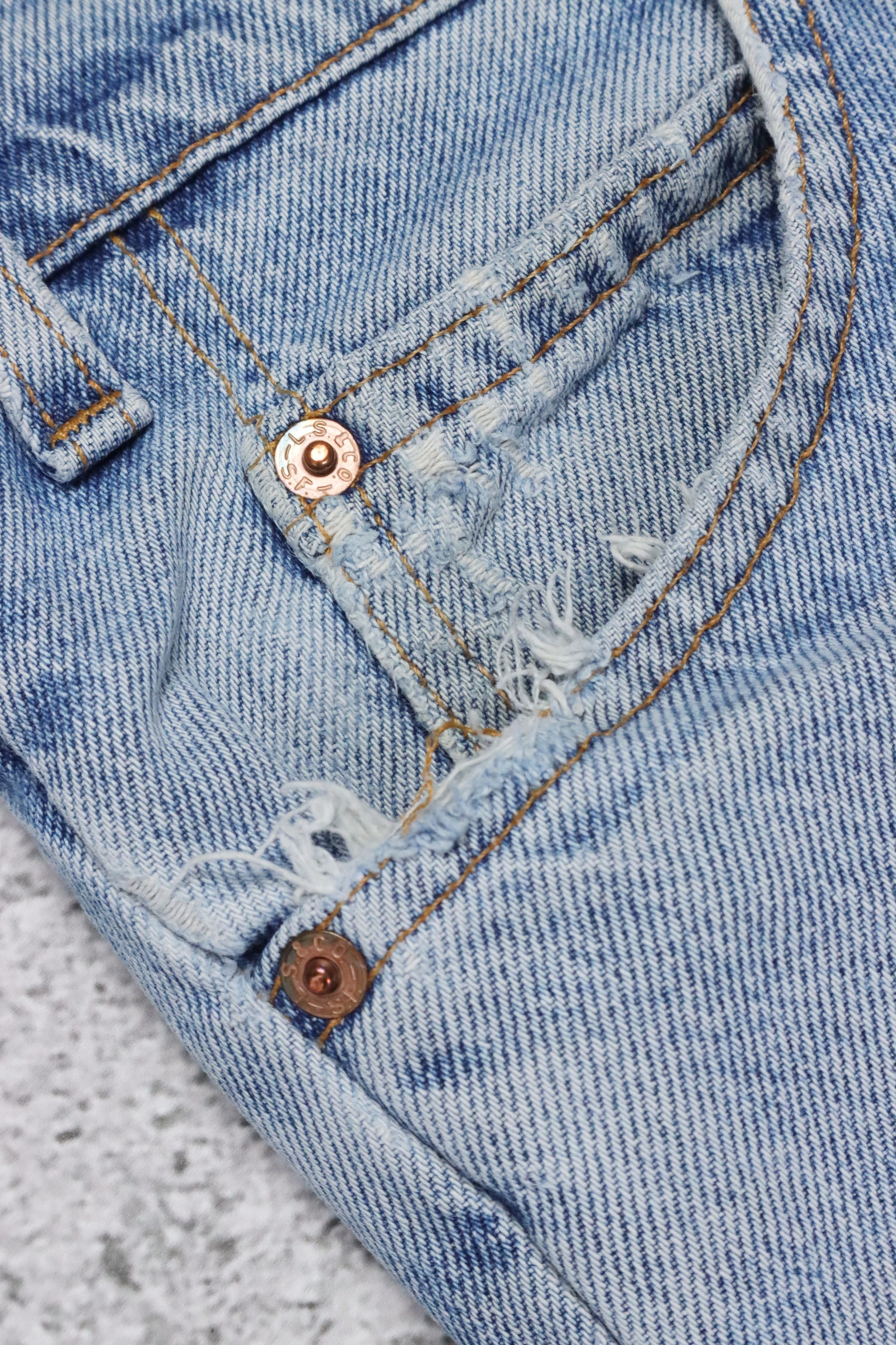 Levi's × Levi's Vintage Clothing × Vintage 90s Levis White Tab Light Wash Denim Jeans Size US 36 / EU 52 - 6 Thumbnail