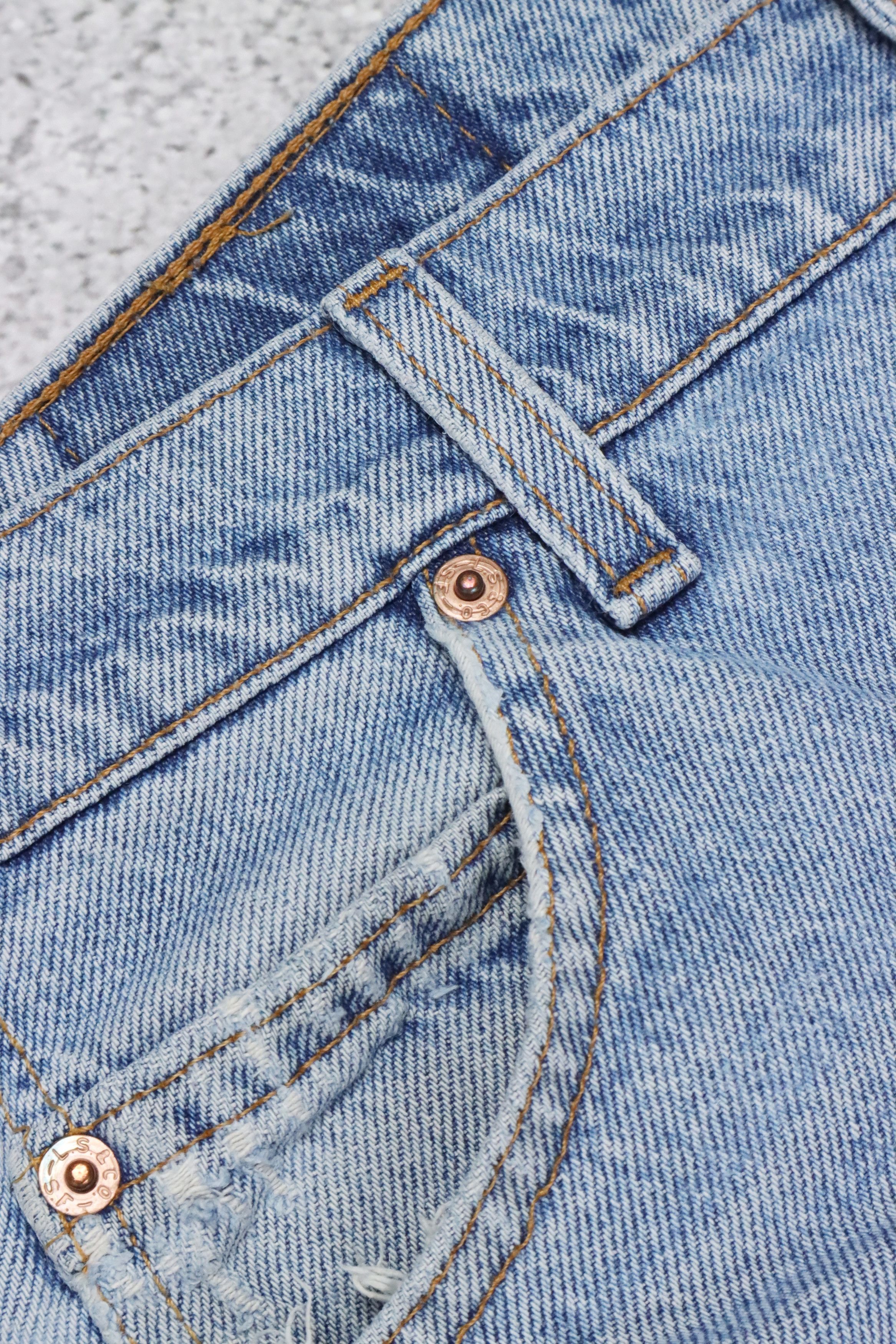 Levi's × Levi's Vintage Clothing × Vintage 90s Levis White Tab Light Wash Denim Jeans Size US 36 / EU 52 - 7 Thumbnail