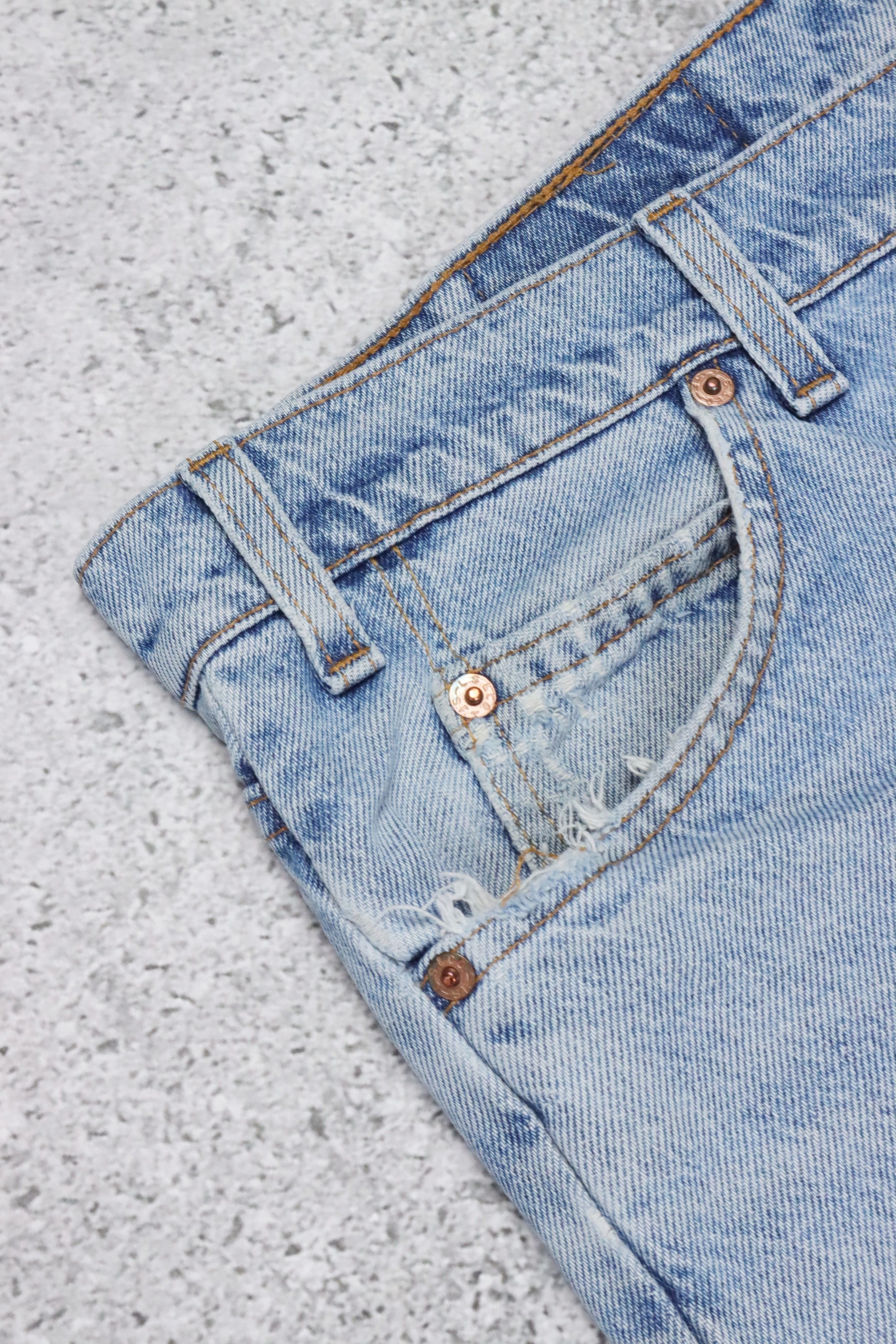 Levi's × Levi's Vintage Clothing × Vintage 90s Levis White Tab Light Wash Denim Jeans Size US 36 / EU 52 - 5 Thumbnail