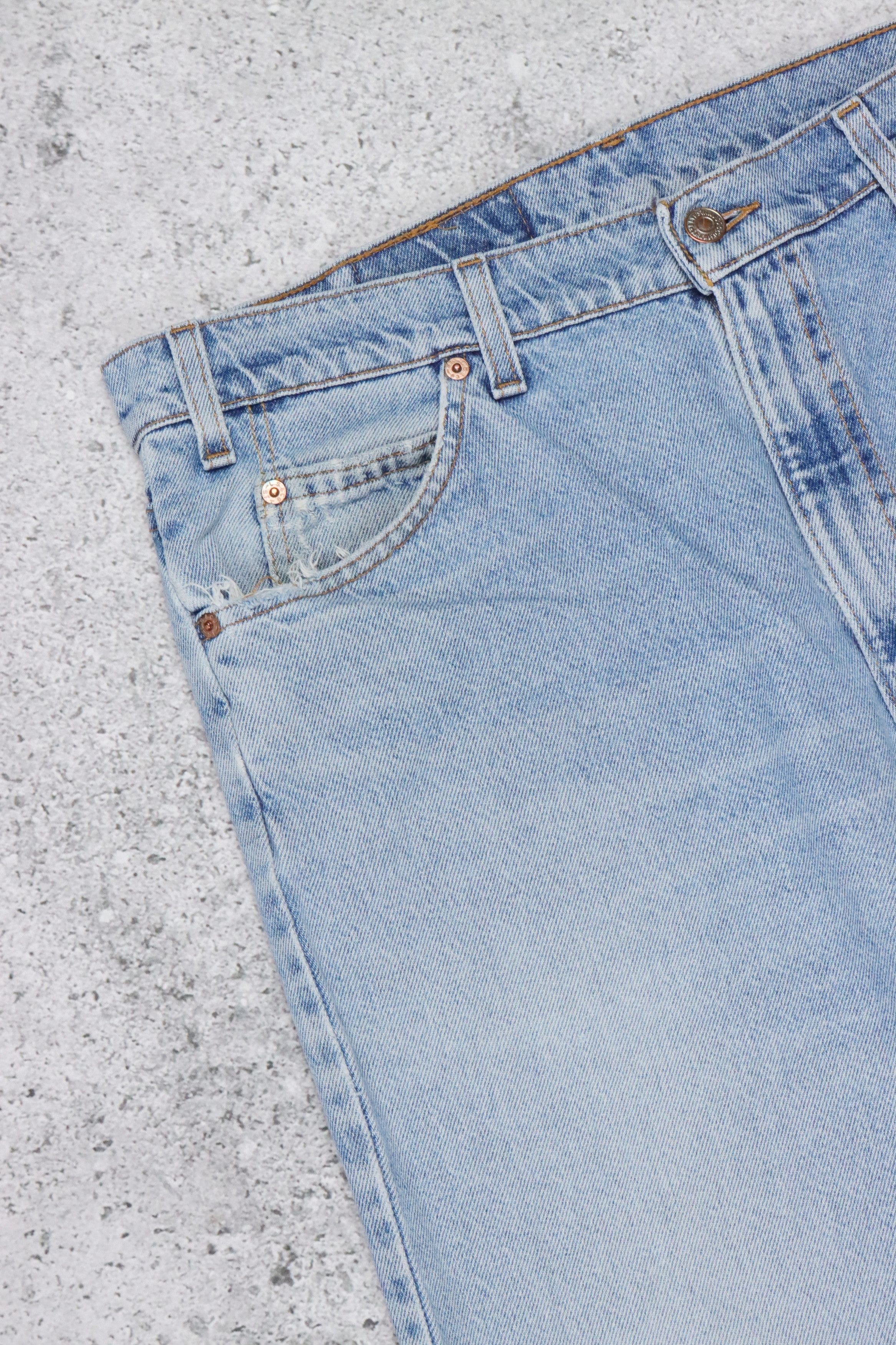 Levi's × Levi's Vintage Clothing × Vintage 90s Levis White Tab Light Wash Denim Jeans Size US 36 / EU 52 - 3 Thumbnail