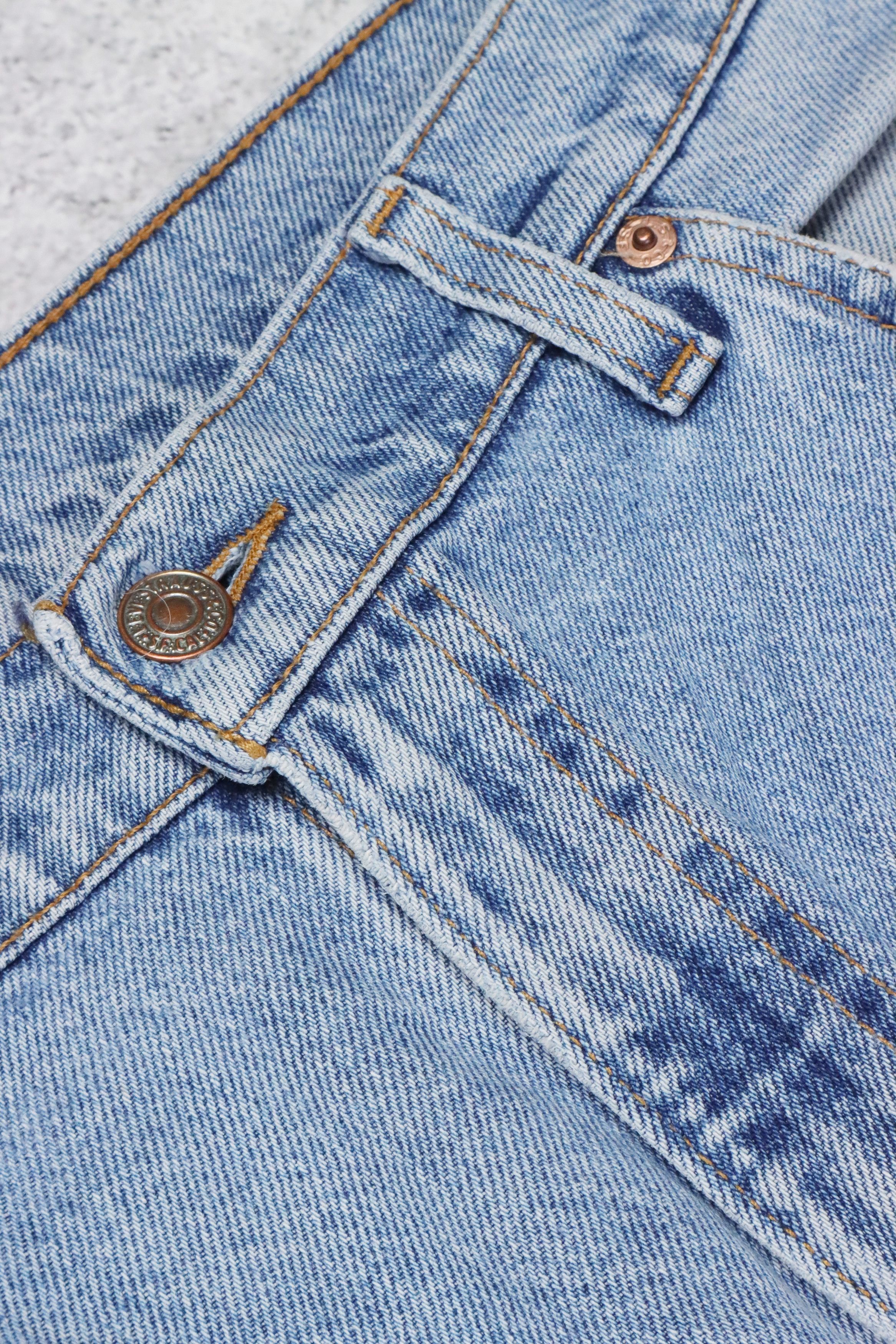 Levi's × Levi's Vintage Clothing × Vintage 90s Levis White Tab Light Wash Denim Jeans Size US 36 / EU 52 - 8 Thumbnail