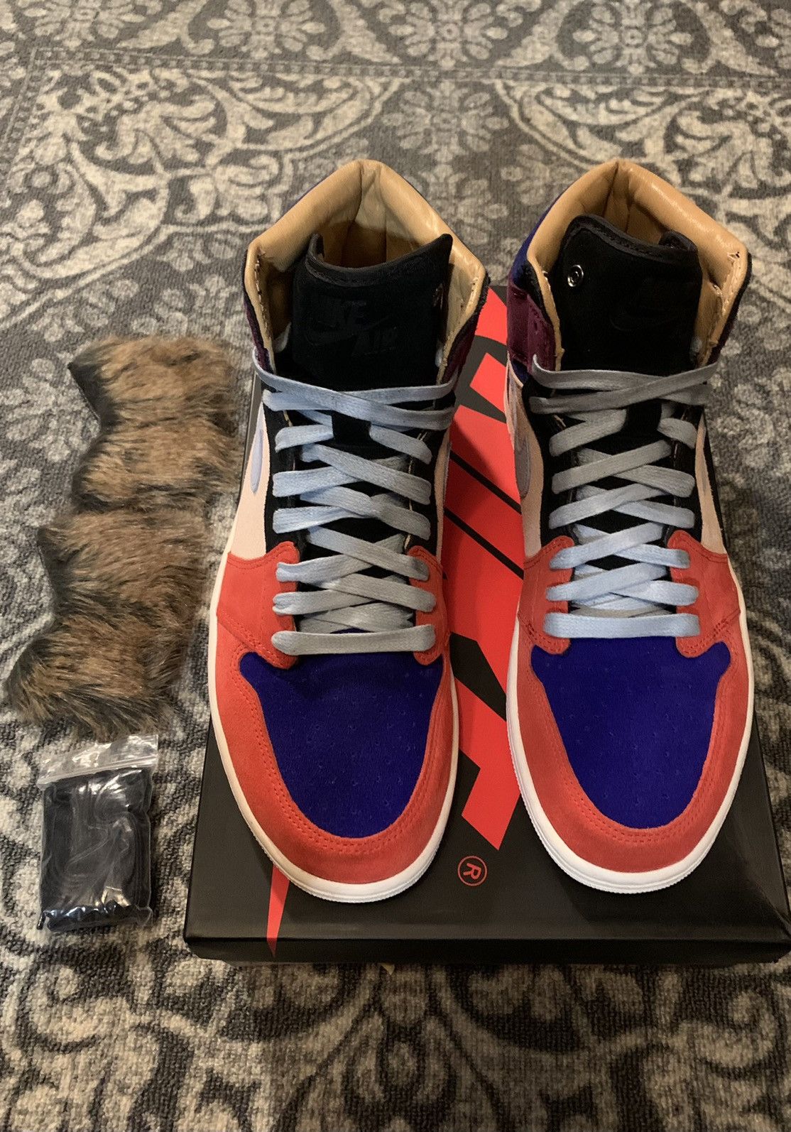 Jordan Brand Nike Jordan 1 court lux sz 9.5 in mens/11 in womens Size US 9.5 / EU 42-43 - 3 Thumbnail