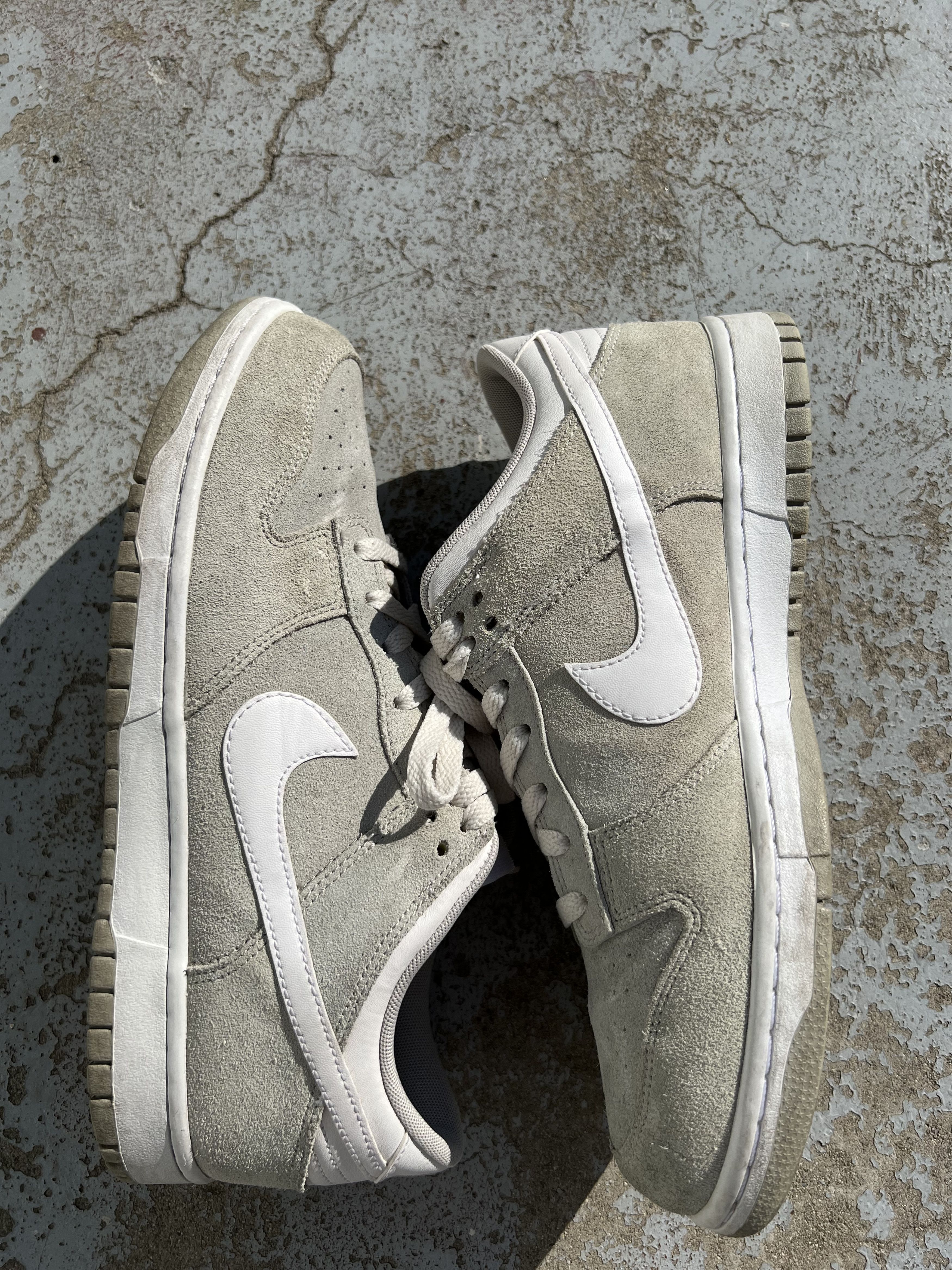 dunk low pale grey