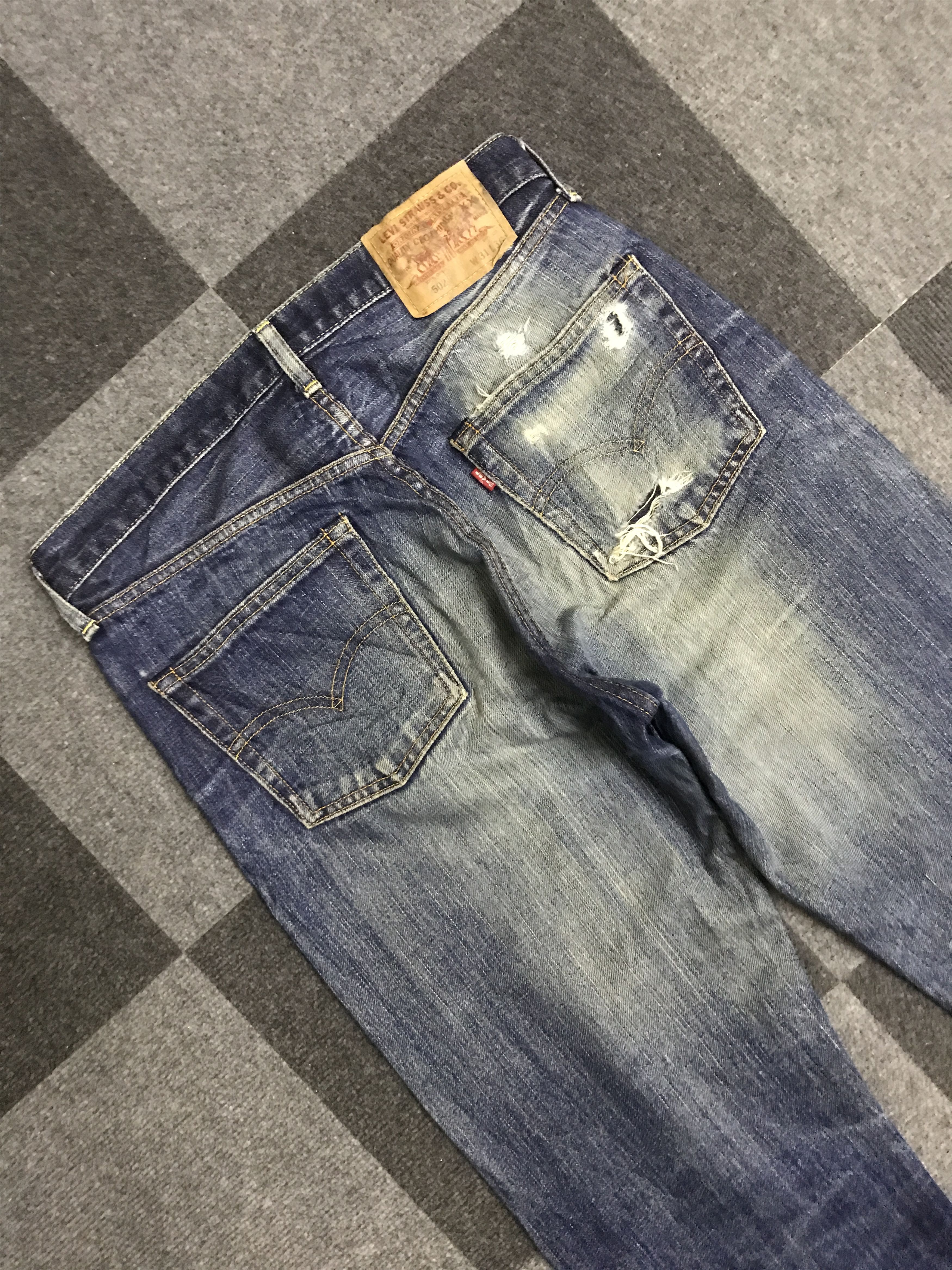 Levi's Vintage Clothing × Vintage VLEV113-RedLine Big E LEVIS 502 Distressed Jeans Size US 31 - 10 Thumbnail
