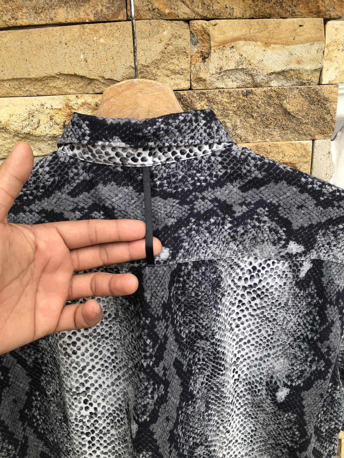 Japanese Brand Rare🔥Hideaways Nicole Snake Skin Design Shirt Button up Size US M / EU 48-50 / 2 - 5 Thumbnail