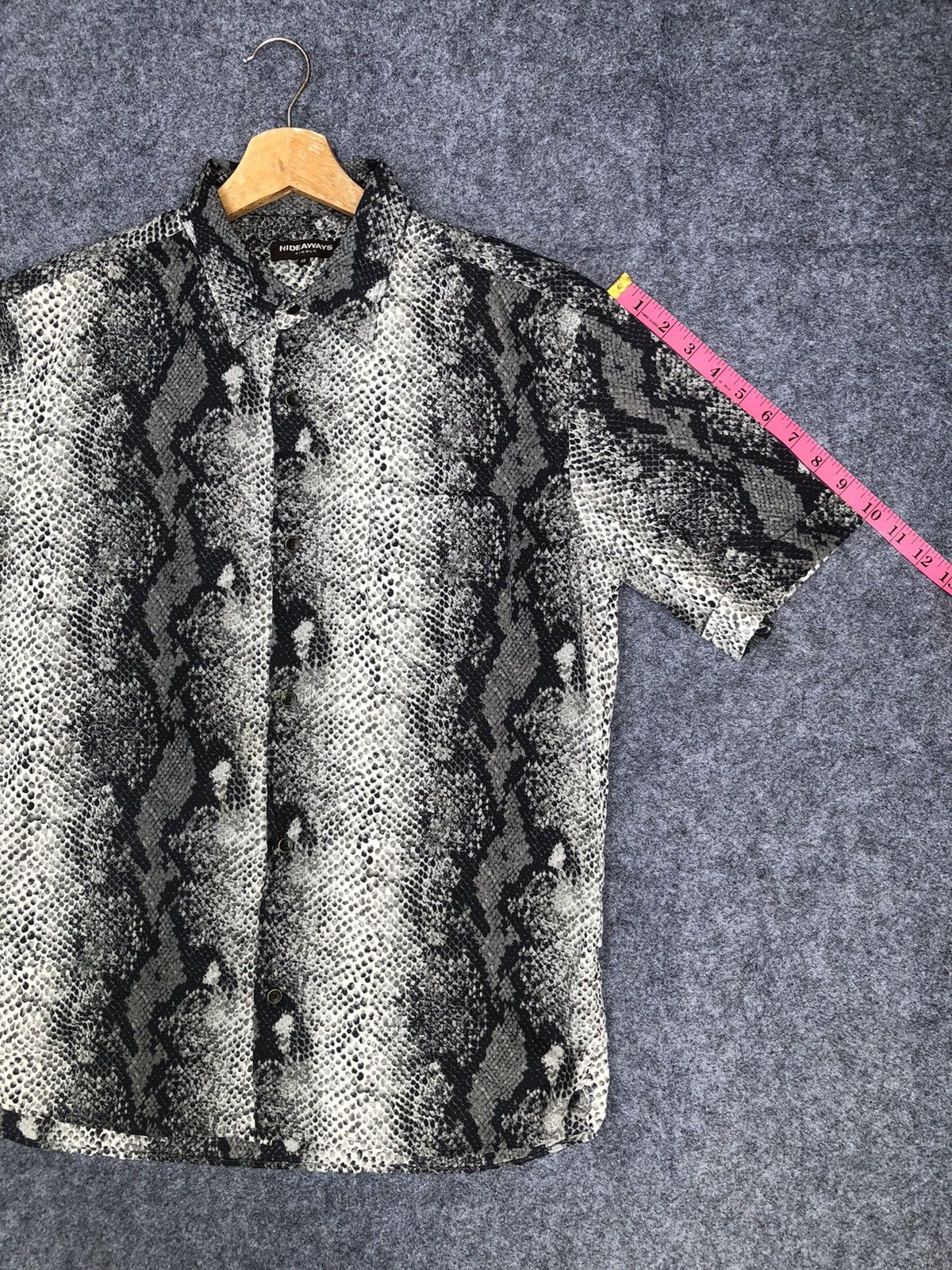 Japanese Brand Rare🔥Hideaways Nicole Snake Skin Design Shirt Button up Size US M / EU 48-50 / 2 - 13 Thumbnail