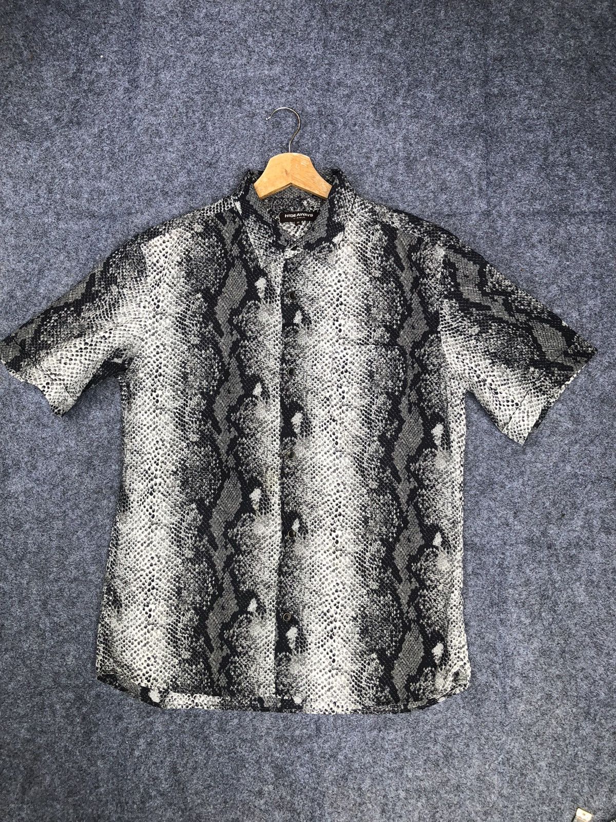 Japanese Brand Rare🔥Hideaways Nicole Snake Skin Design Shirt Button up Size US M / EU 48-50 / 2 - 10 Thumbnail