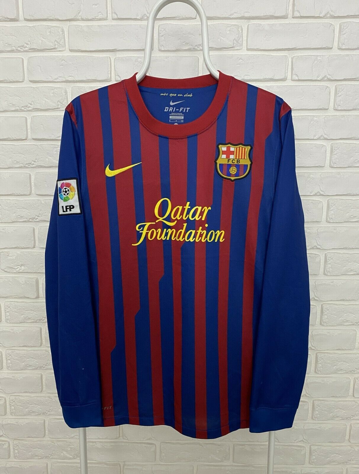 Nike BARCELONA FC 2011 2012 HOME FOOTBALL SHIRT LONG SLEEVE S Size US S / EU 44-46 / 1 - 1 Thumbnail