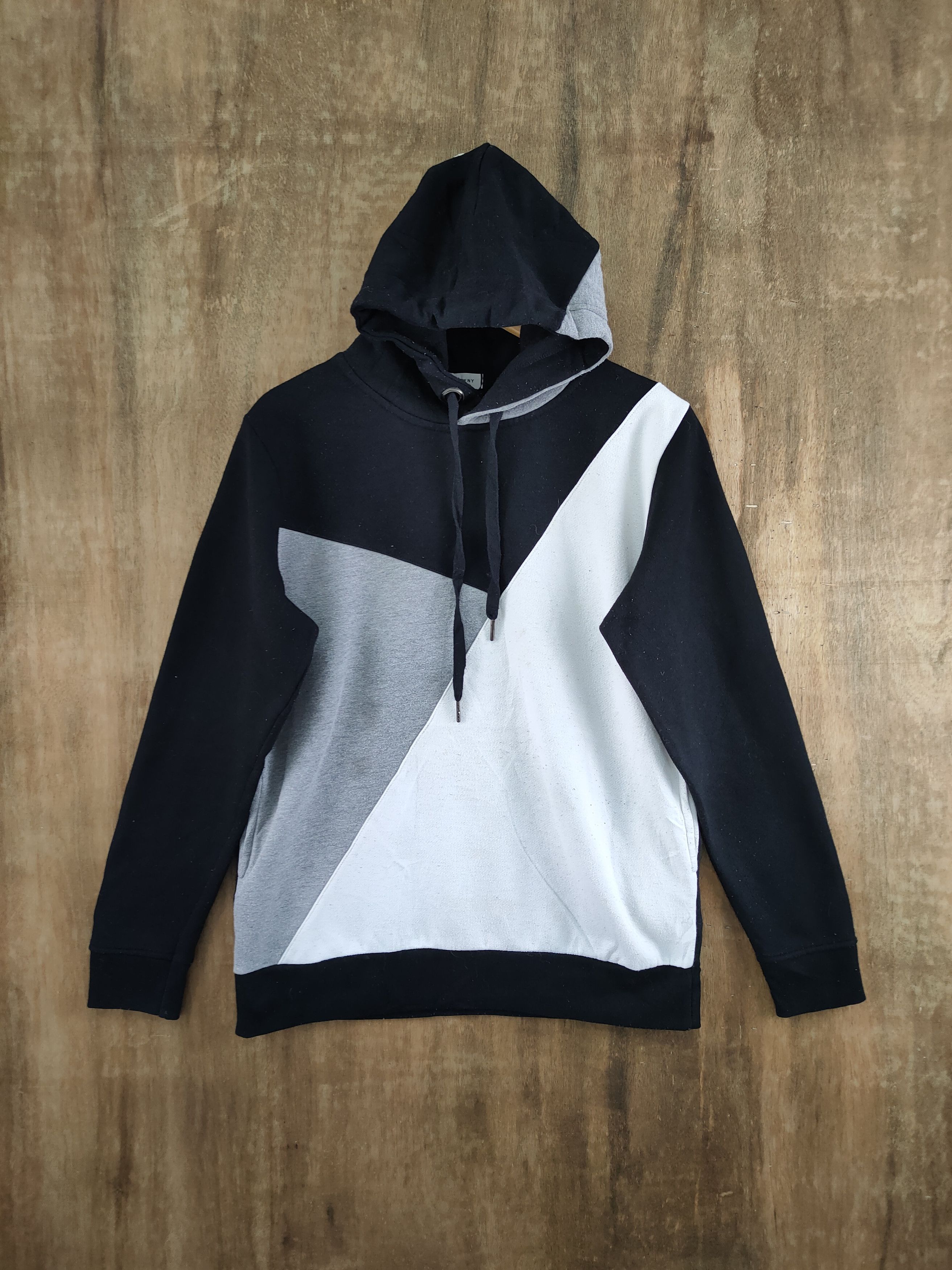 image of Cross Colours Browny Cross Colour Black White Sweatshirt Hoodies in Black White Grey (Size Large)