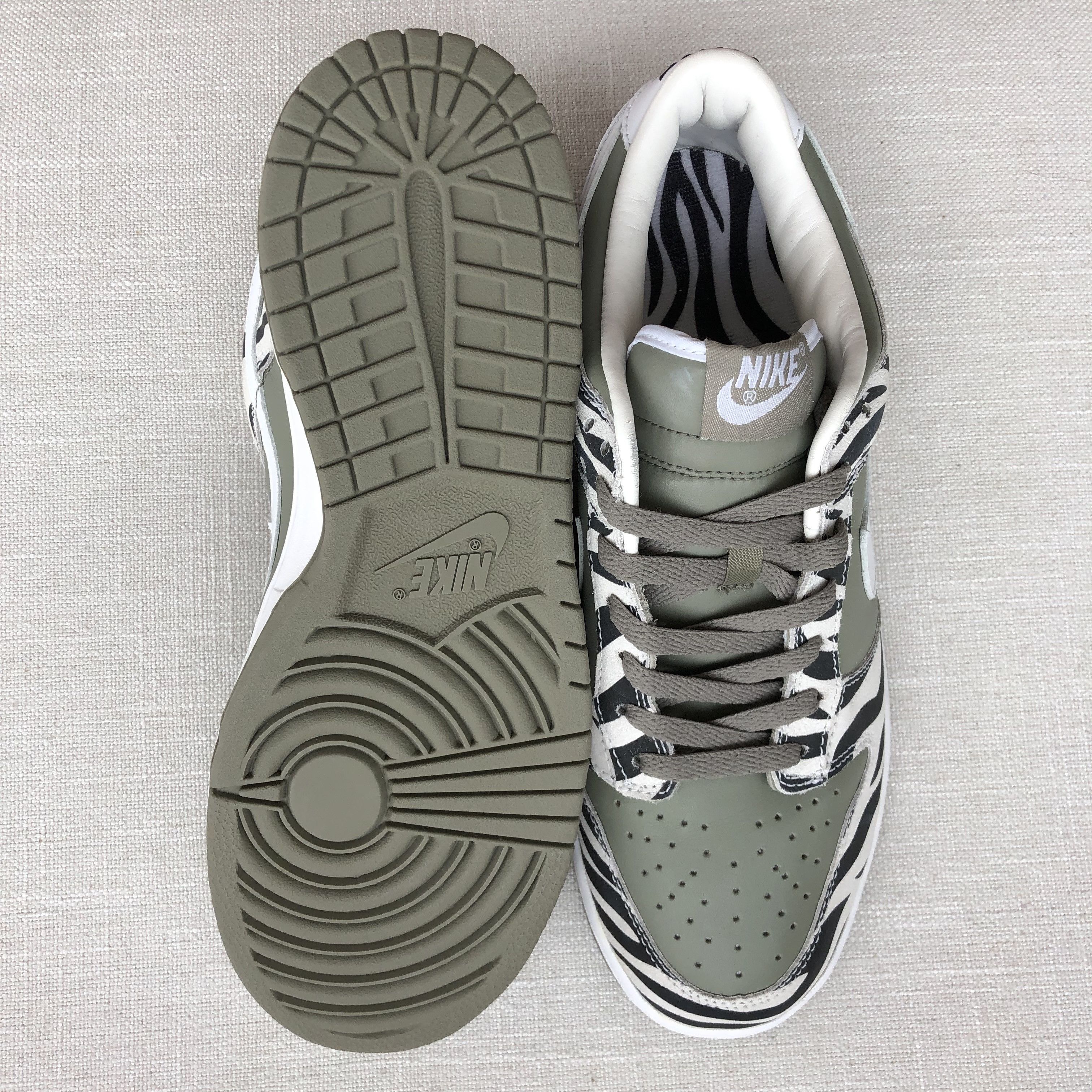 Nike Dunk Low "Daktari" from 2003 (Olive Zebra) Size US 10 / EU 43 - 3 Thumbnail