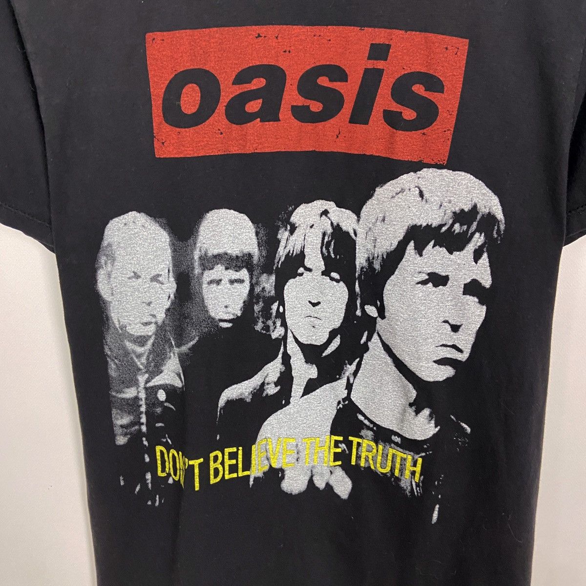 Band Tees Vintage 00s Oasis Don’t Believe The Truth Y2K rock band tee Size US M / EU 48-50 / 2 - 3 Thumbnail
