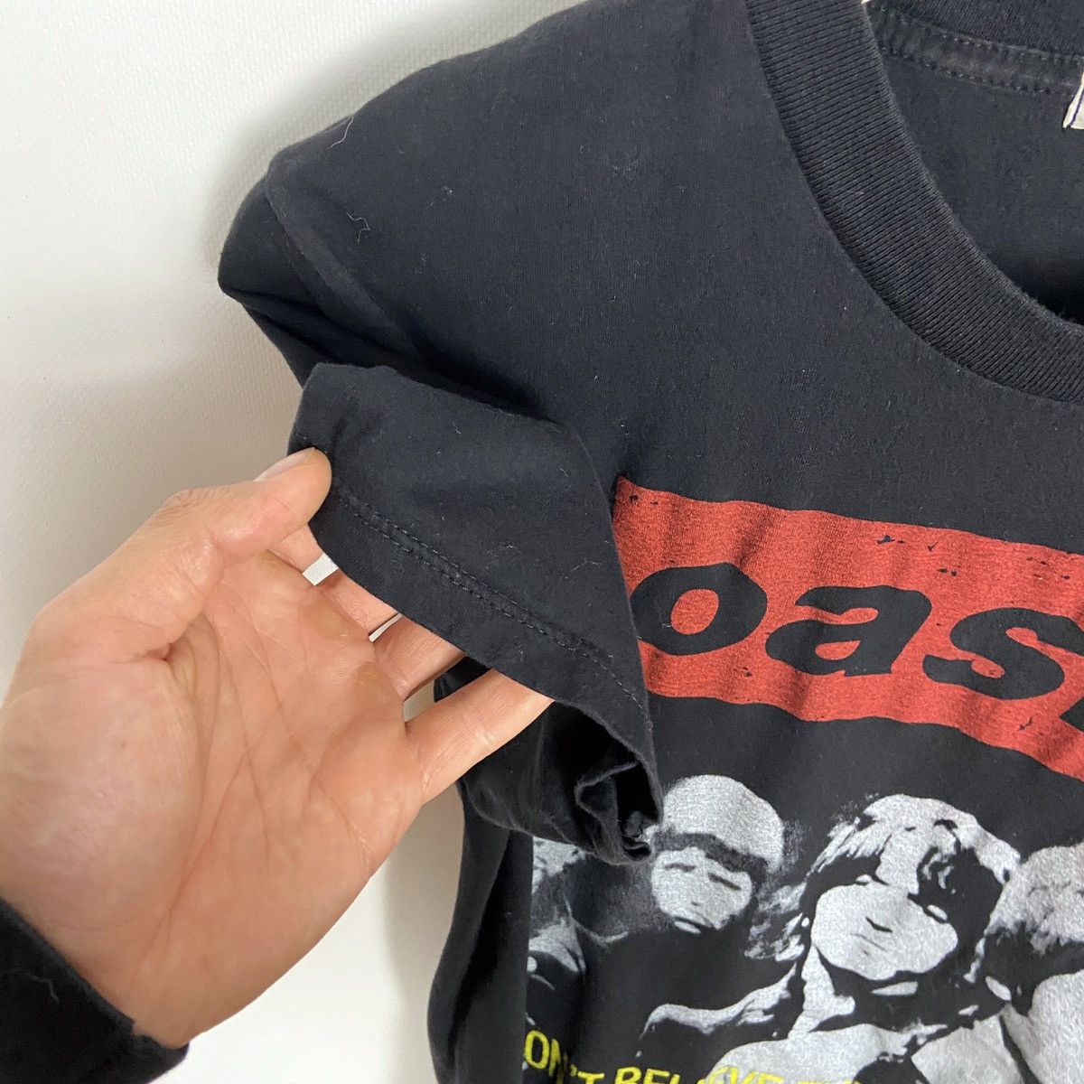 Band Tees Vintage 00s Oasis Don’t Believe The Truth Y2K rock band tee Size US M / EU 48-50 / 2 - 5 Thumbnail