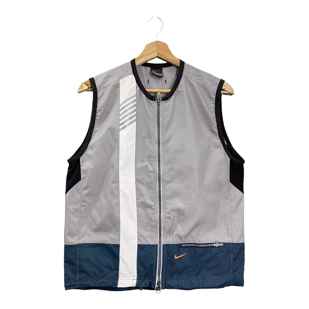 Nike 90's Vintage Nike Vest Zip-up Warm Women Size M Size M / US 6-8 / IT 42-44 - 1 Thumbnail