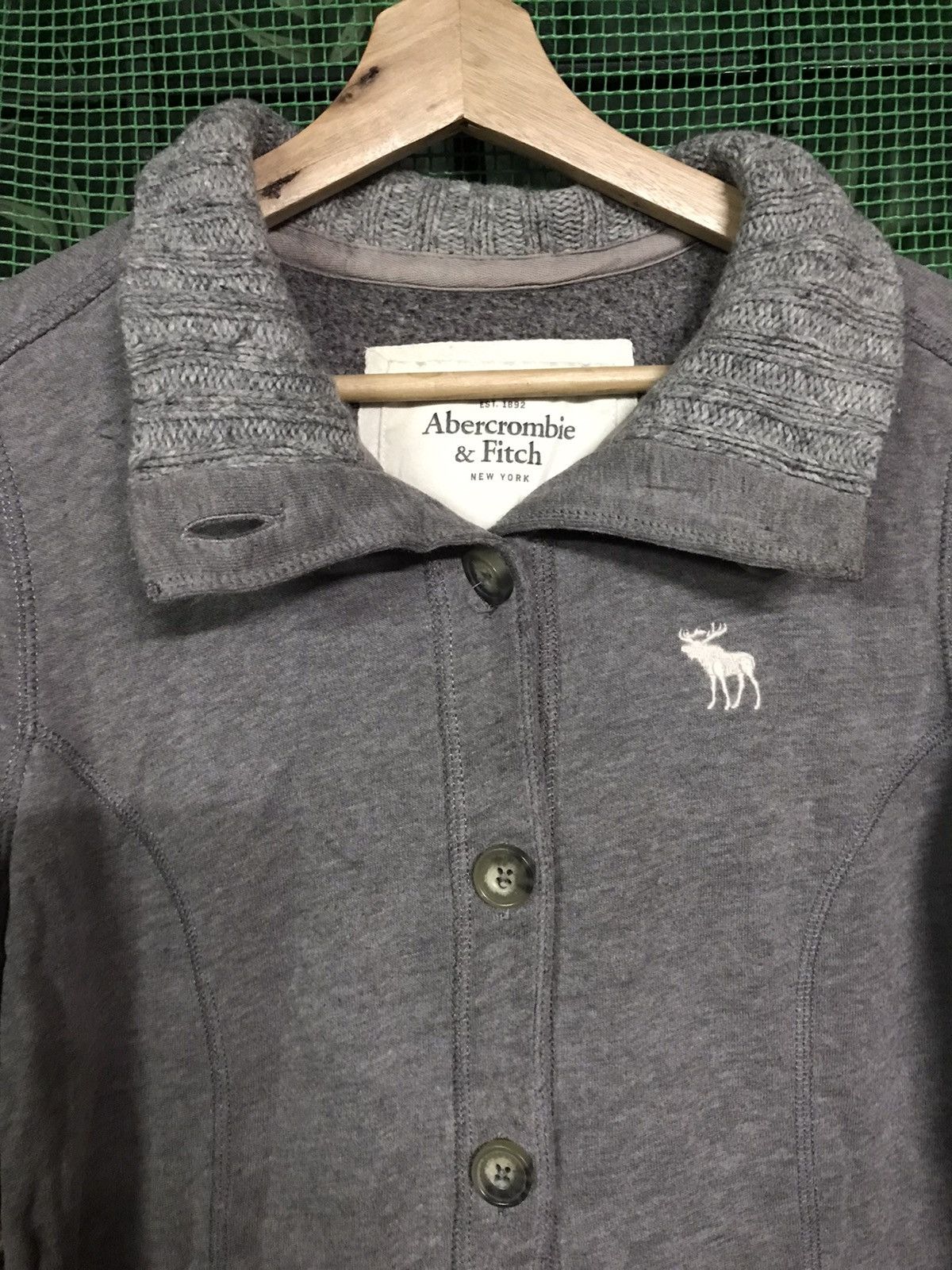 Abercrombie & Fitch × The Unbranded Brand Abercrombie & Fitch Sweater Button Up Size M / US 6-8 / IT 42-44 - 3 Thumbnail