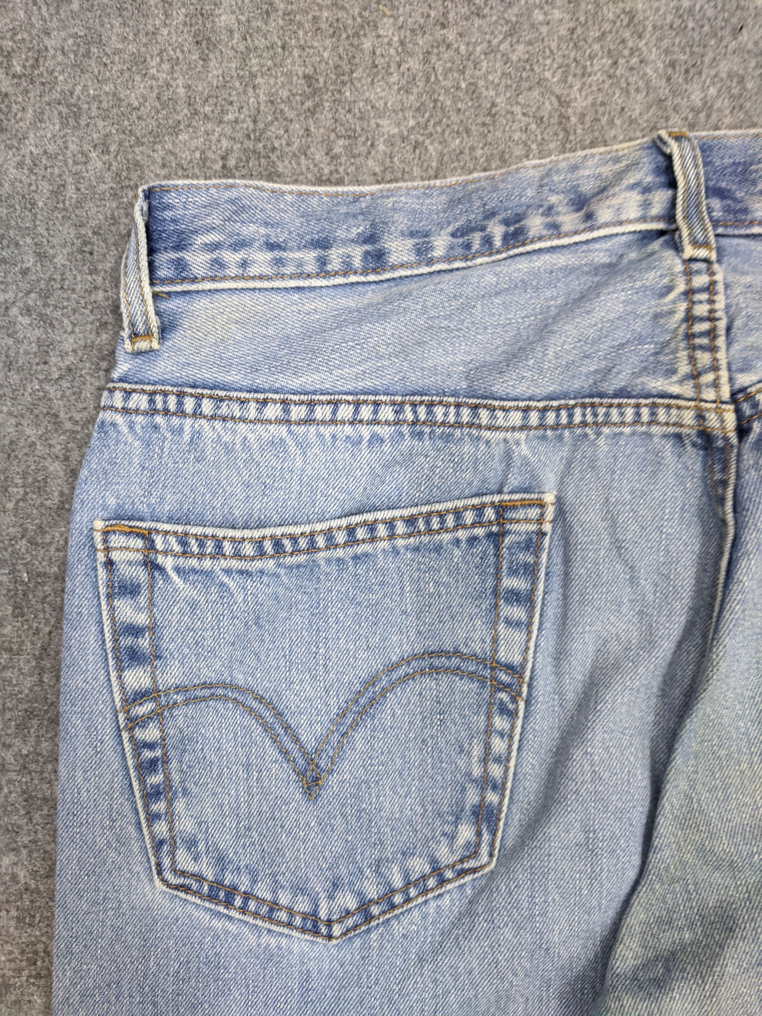 Levi's Vintage Levis 505 Light Wash Jeans DP0684 Size US 35 - 14 Thumbnail