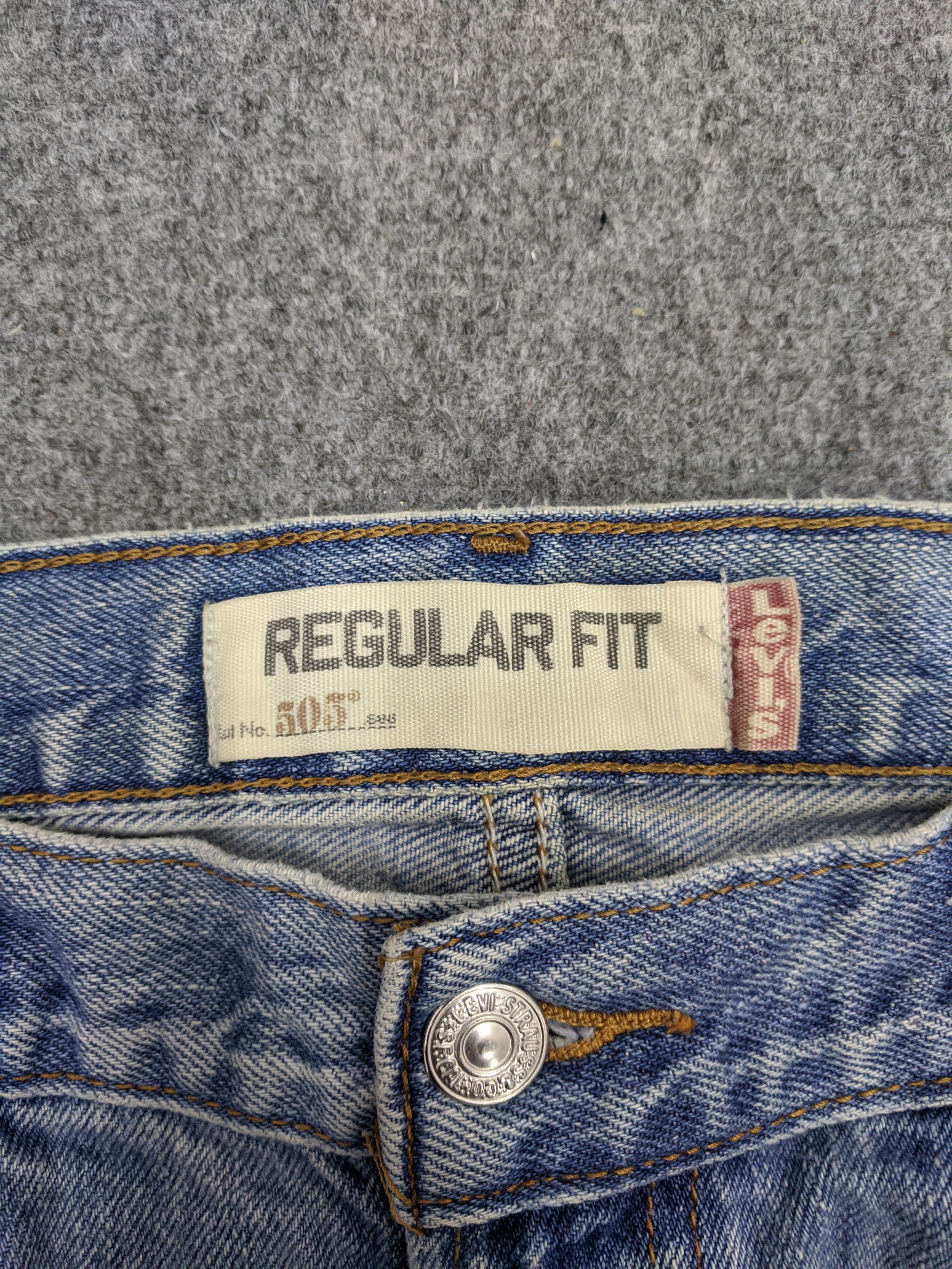 Levi's Vintage Levis 505 Light Wash Jeans DP0684 Size US 35 - 11 Thumbnail