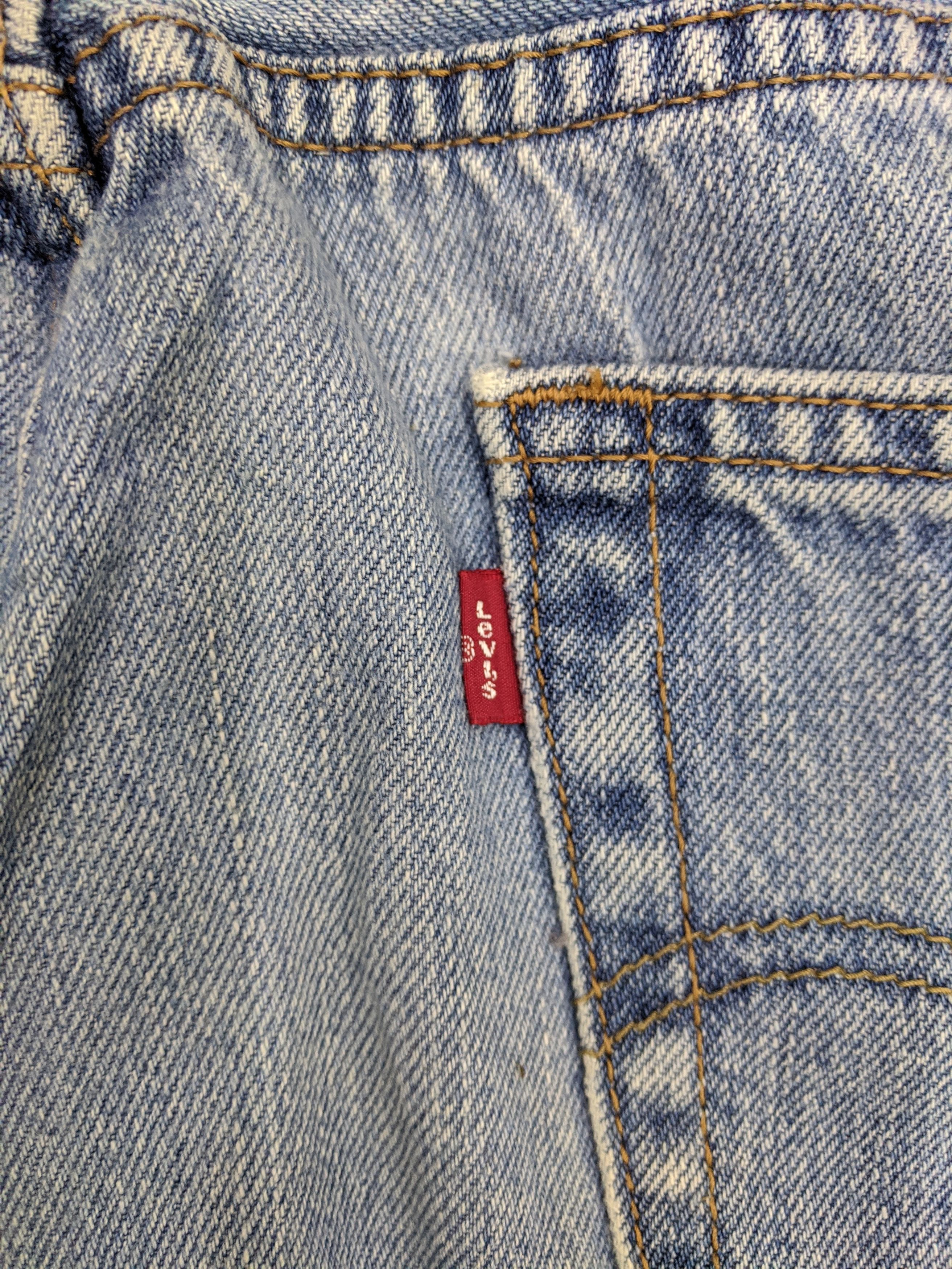Levi's Vintage Levis 505 Light Wash Jeans DP0684 Size US 35 - 7 Thumbnail