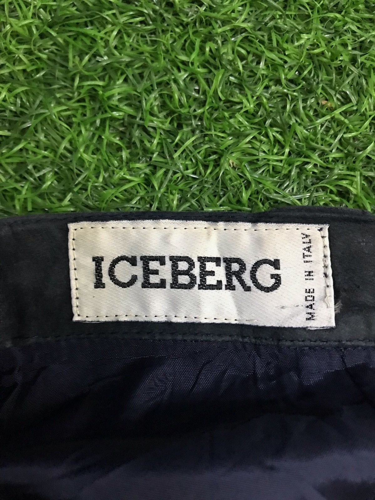 Iceberg Vintage Iceberg Pelle Leather Embroidery Logo Skirt Size 28" / US 6 / IT 42 - 6 Thumbnail