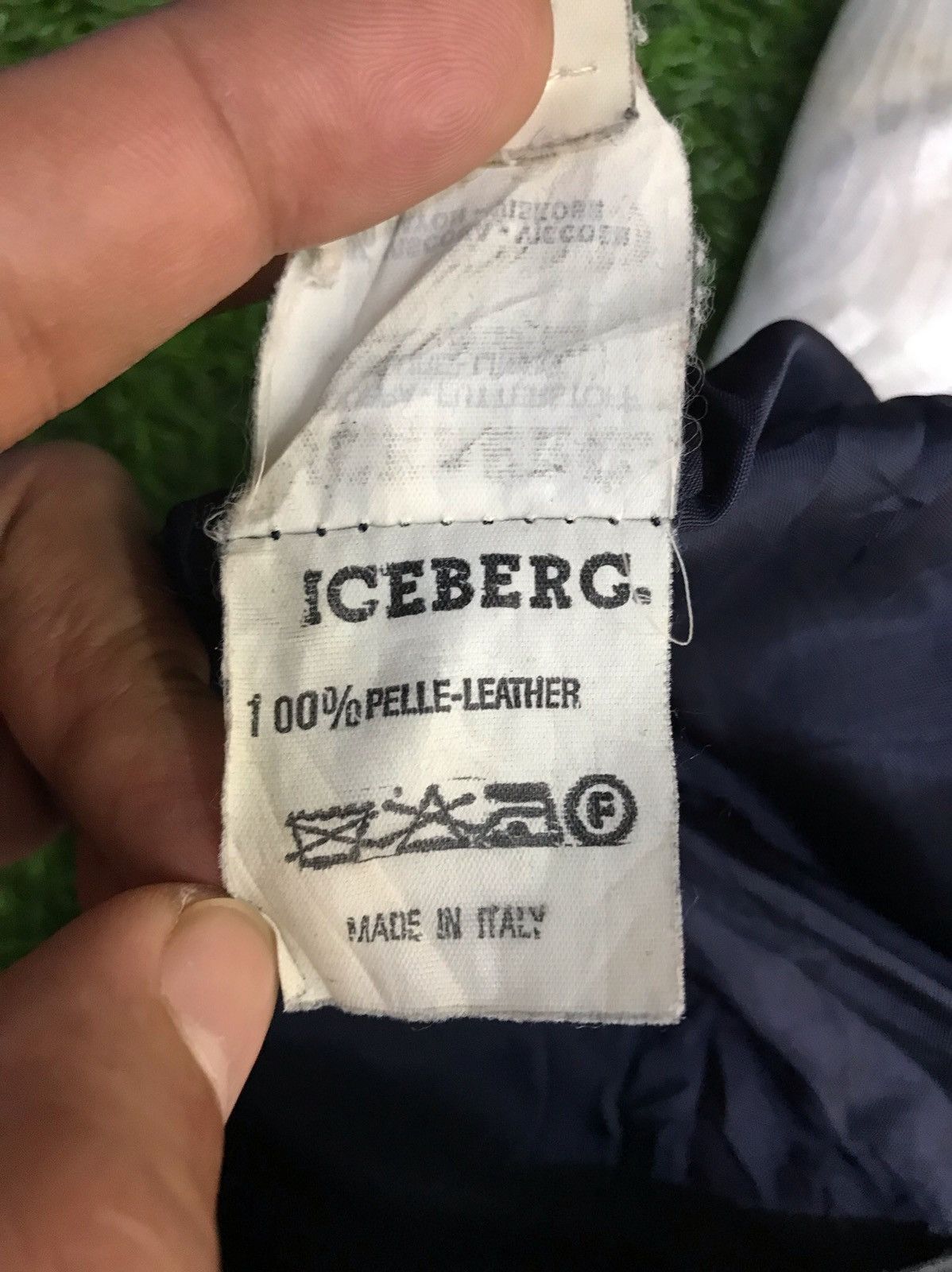 Iceberg Vintage Iceberg Pelle Leather Embroidery Logo Skirt Size 28" / US 6 / IT 42 - 8 Thumbnail