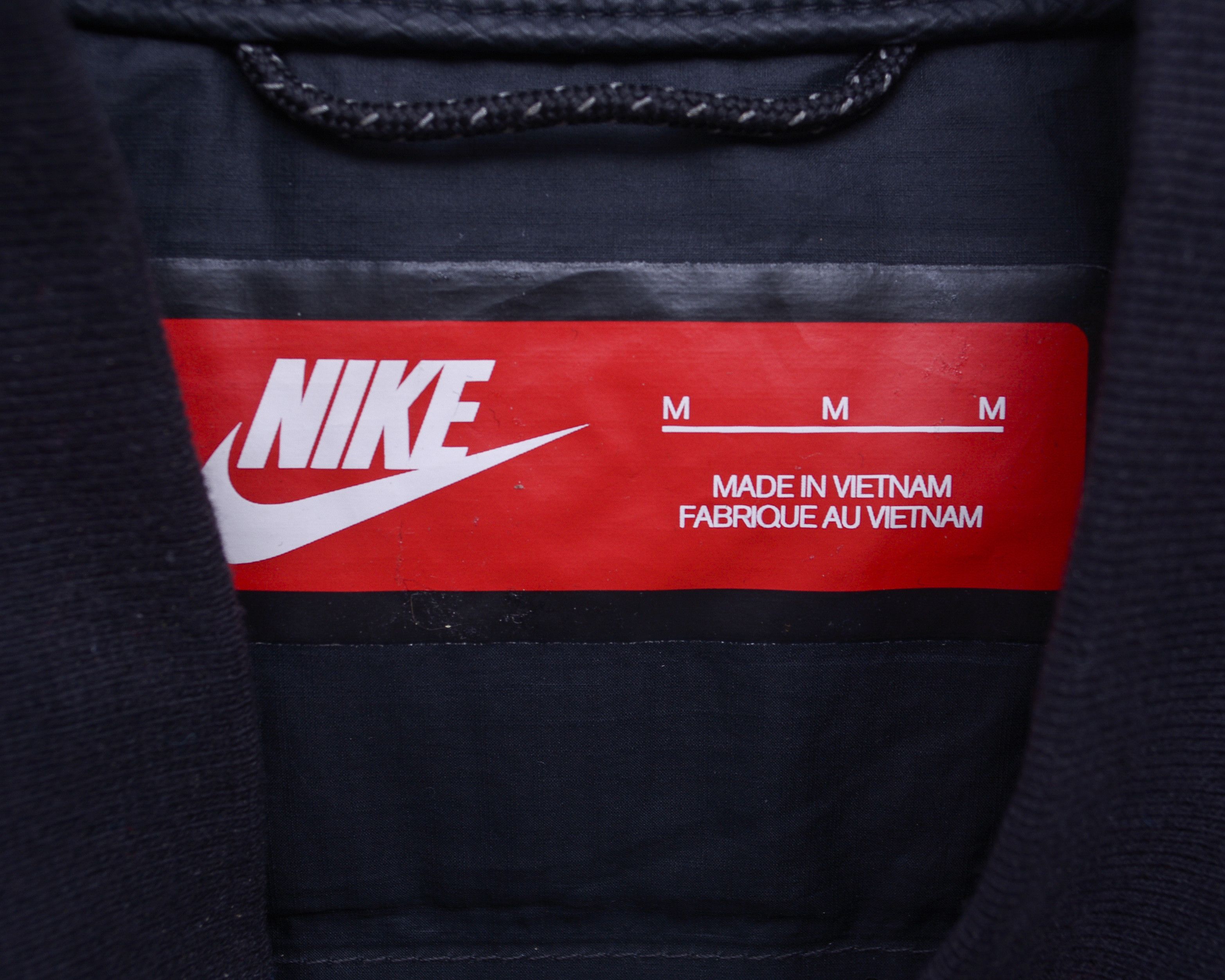 Nike Down Jacket Men M Puffer Coat Running Warm Outdoors Hike Size US M / EU 48-50 / 2 - 5 Thumbnail
