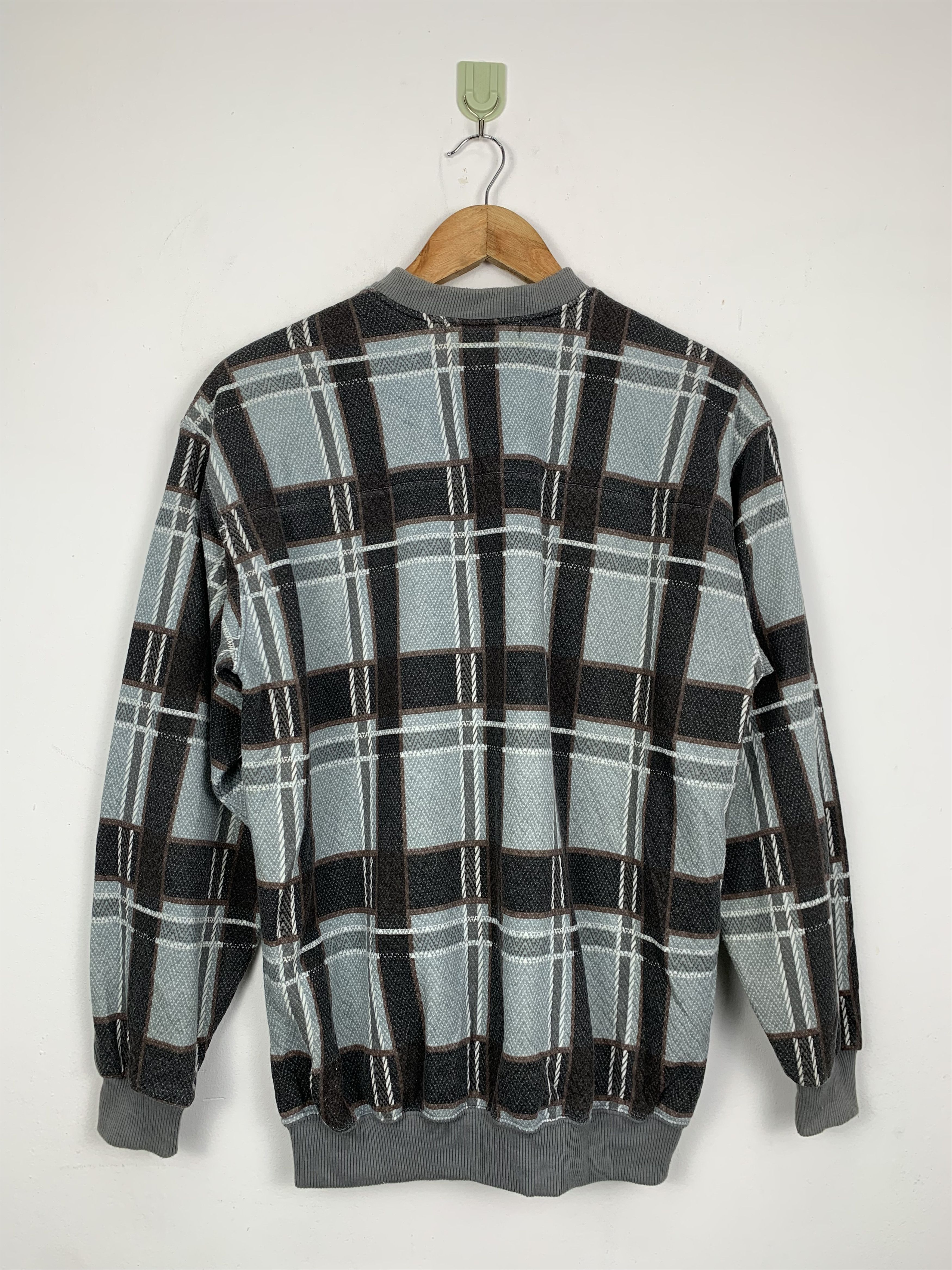 Lyle & Scott Vintage Lyle & Scott Shadow Sweatshirt Pullover J1374 Size US M / EU 48-50 / 2 - 2 Thumbnail