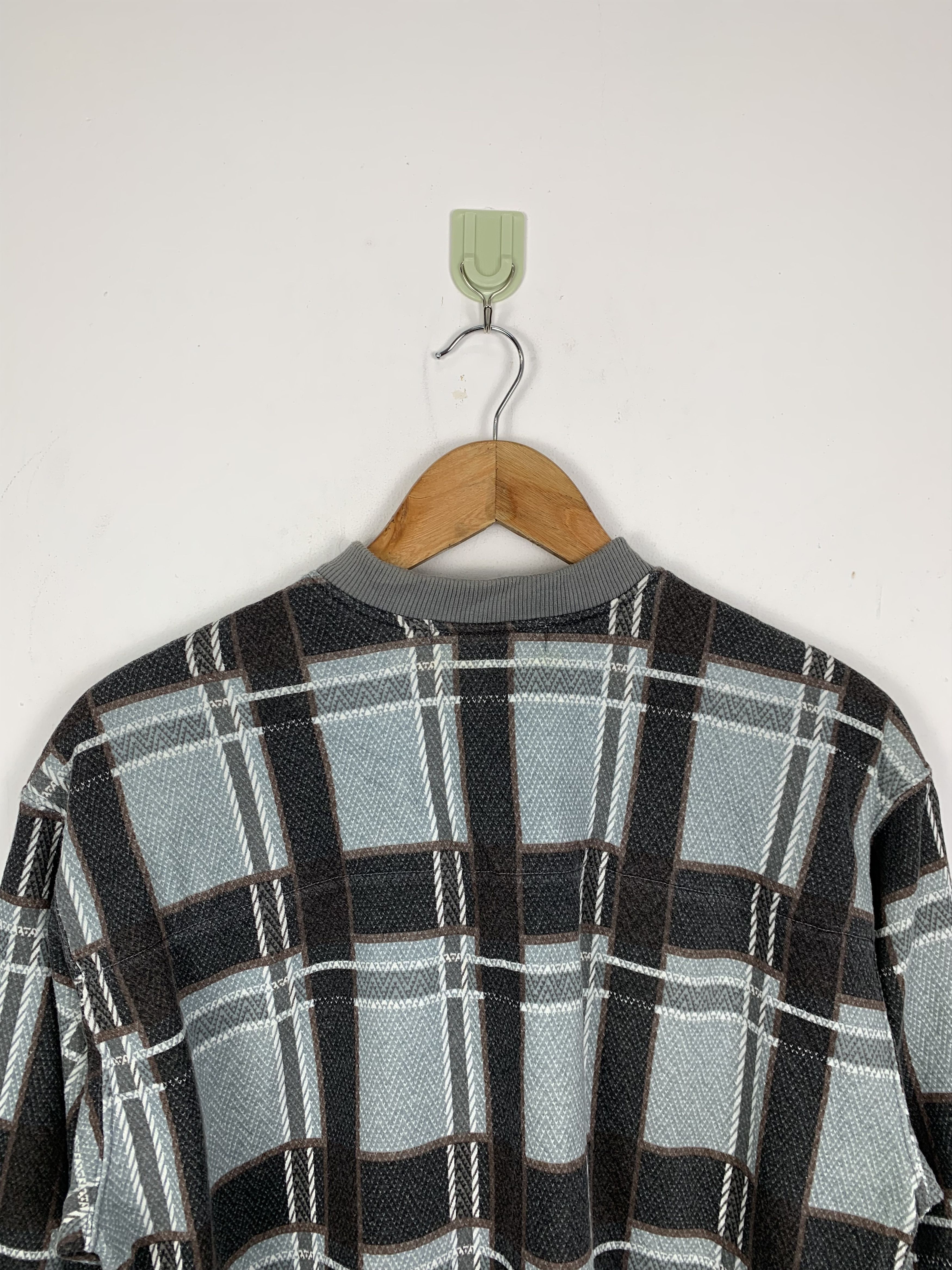 Lyle & Scott Vintage Lyle & Scott Shadow Sweatshirt Pullover J1374 Size US M / EU 48-50 / 2 - 4 Thumbnail