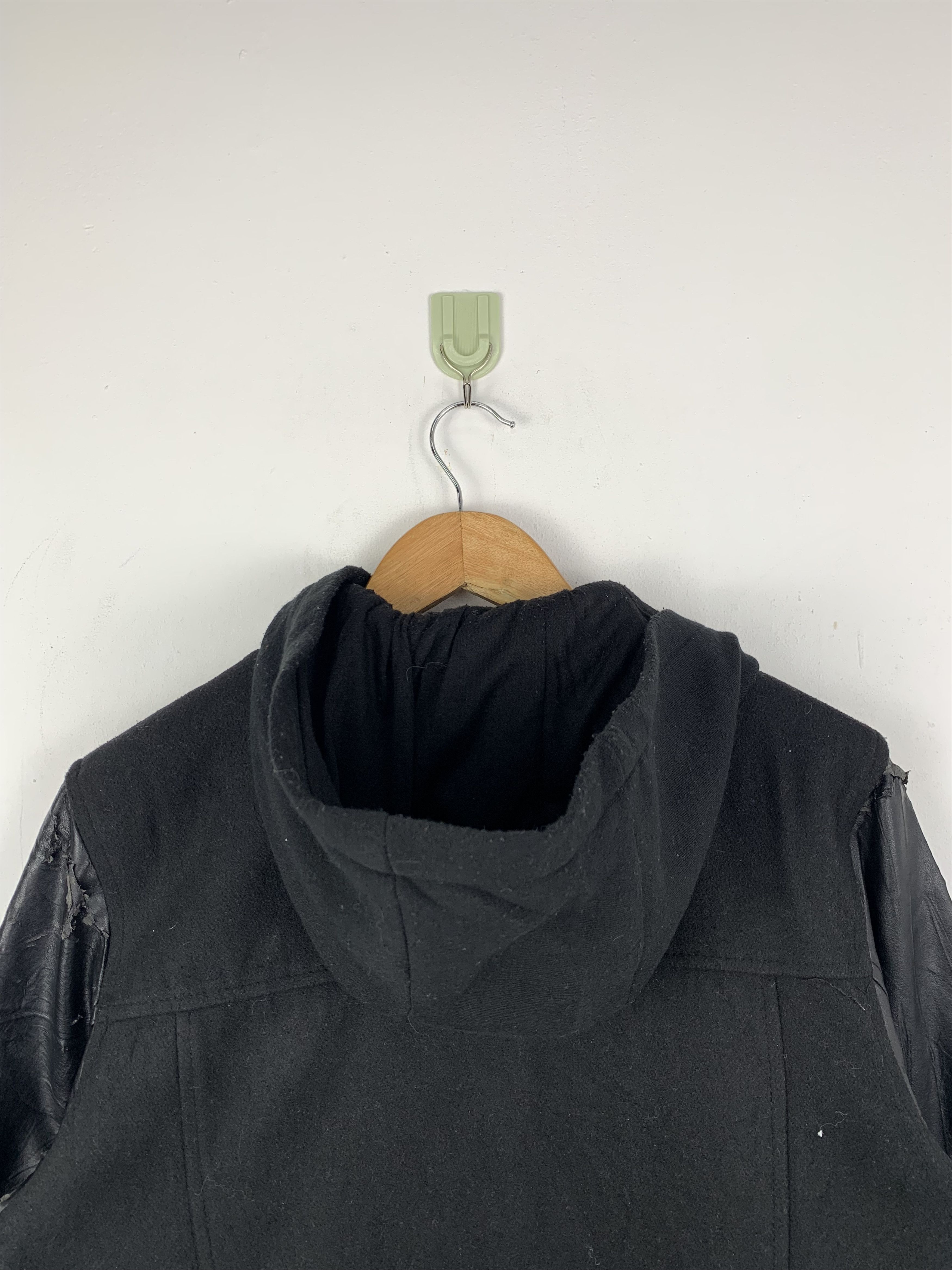 Vintage Vintage Urban Republic Hoodie Sleeve Leather Varsity V0513 Size US S / EU 44-46 / 1 - 4 Thumbnail