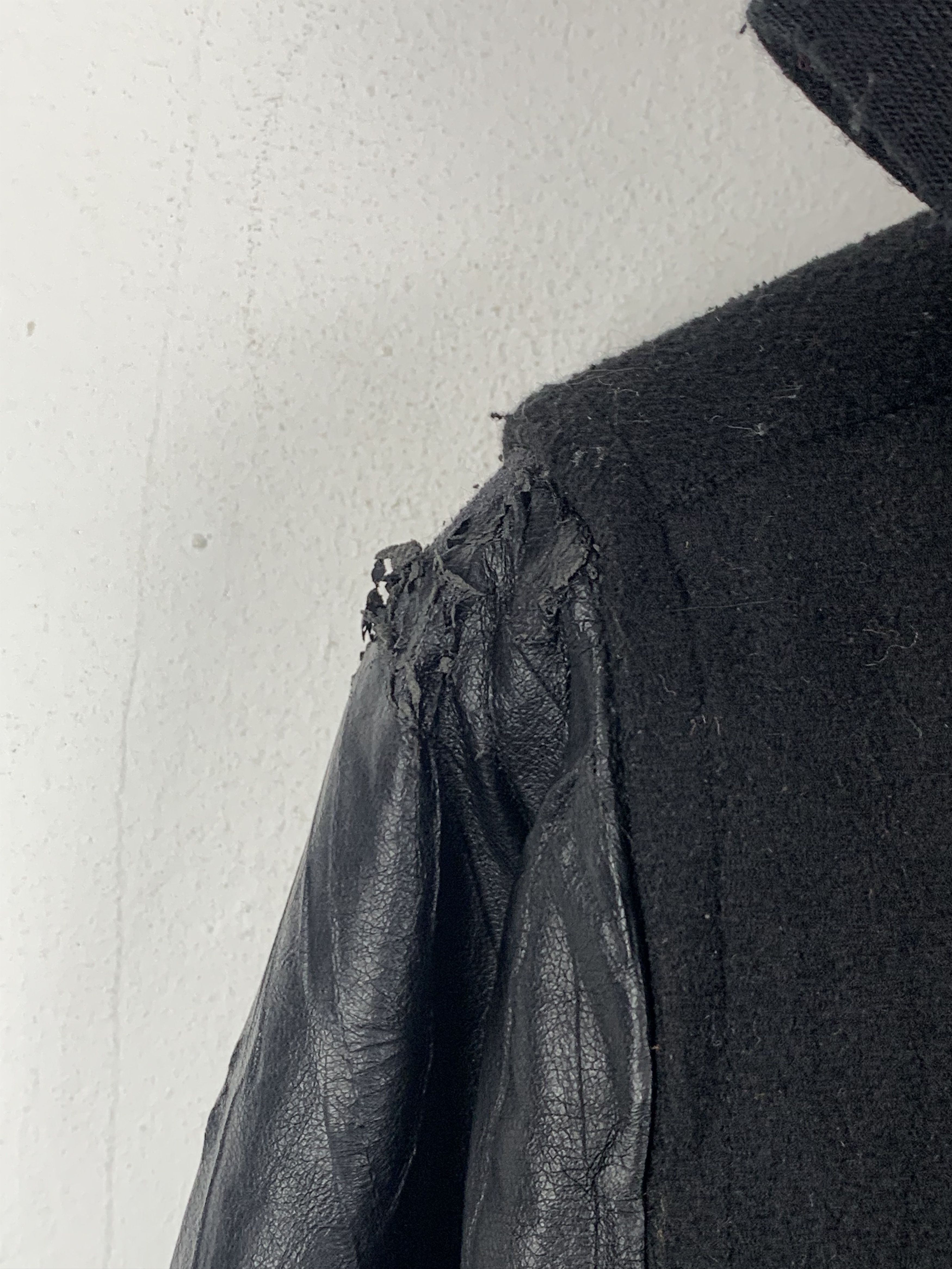 Vintage Vintage Urban Republic Hoodie Sleeve Leather Varsity V0513 Size US S / EU 44-46 / 1 - 9 Thumbnail