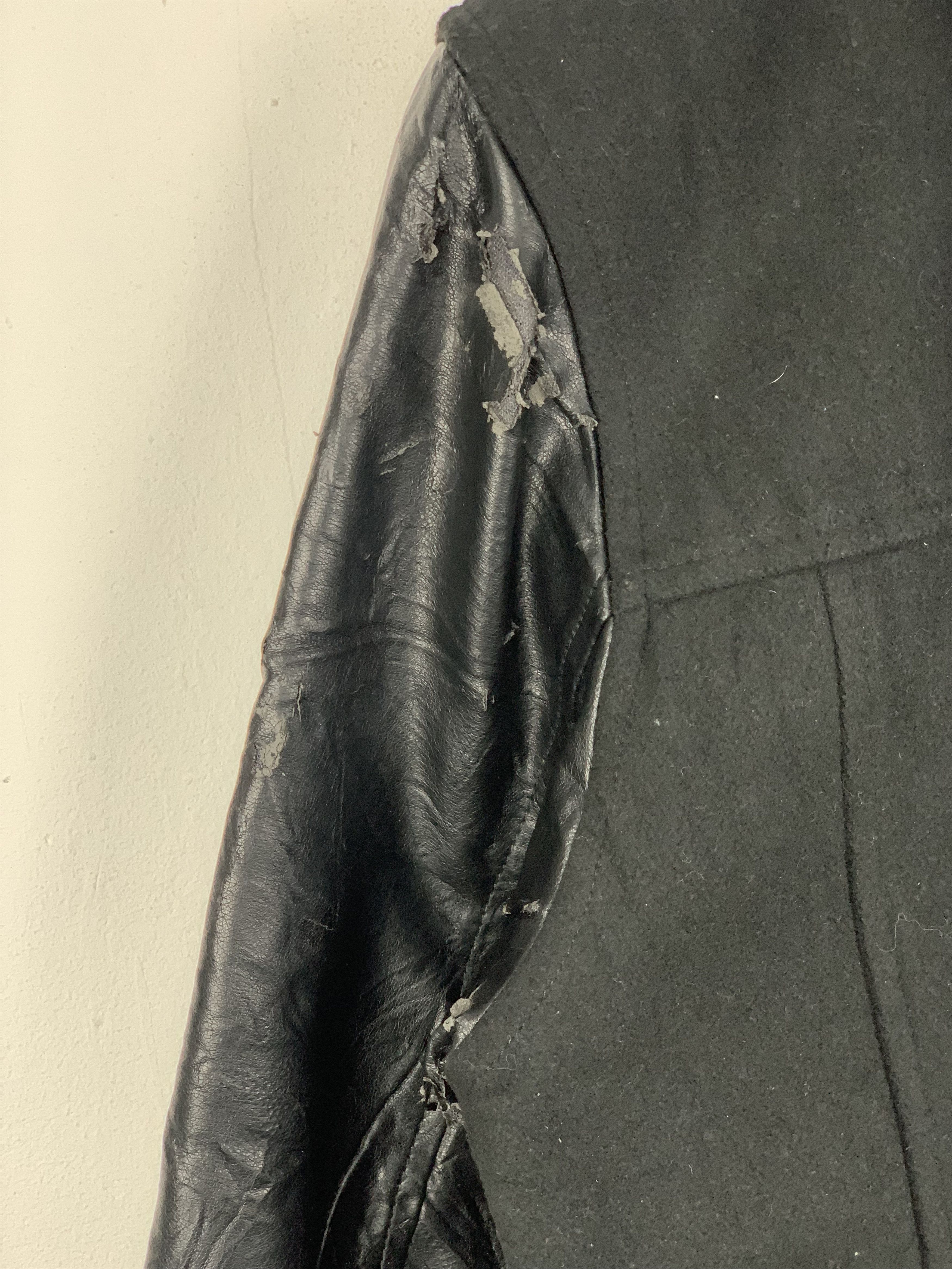 Vintage Vintage Urban Republic Hoodie Sleeve Leather Varsity V0513 Size US S / EU 44-46 / 1 - 18 Thumbnail