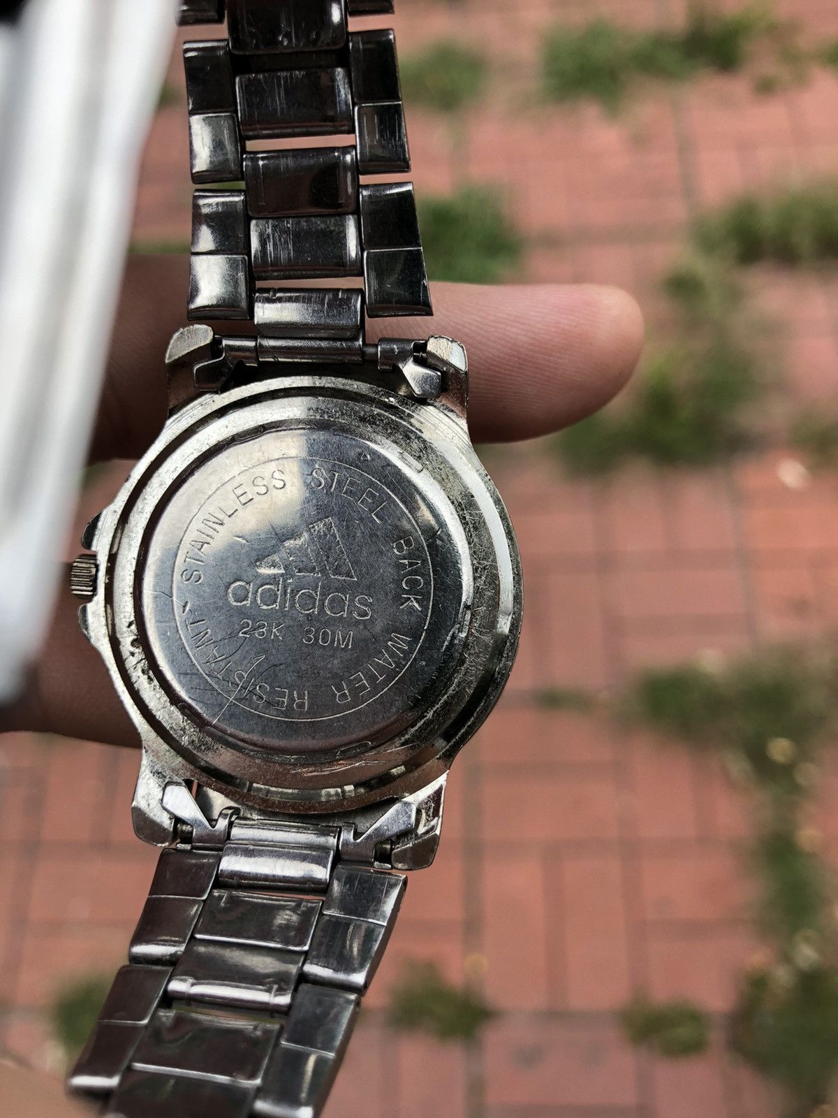 Vintage watches ⌚️ Prices : Nike ~ 9000 da Adidas ~ 7000 da Available on  the website Link in bio 🔗
