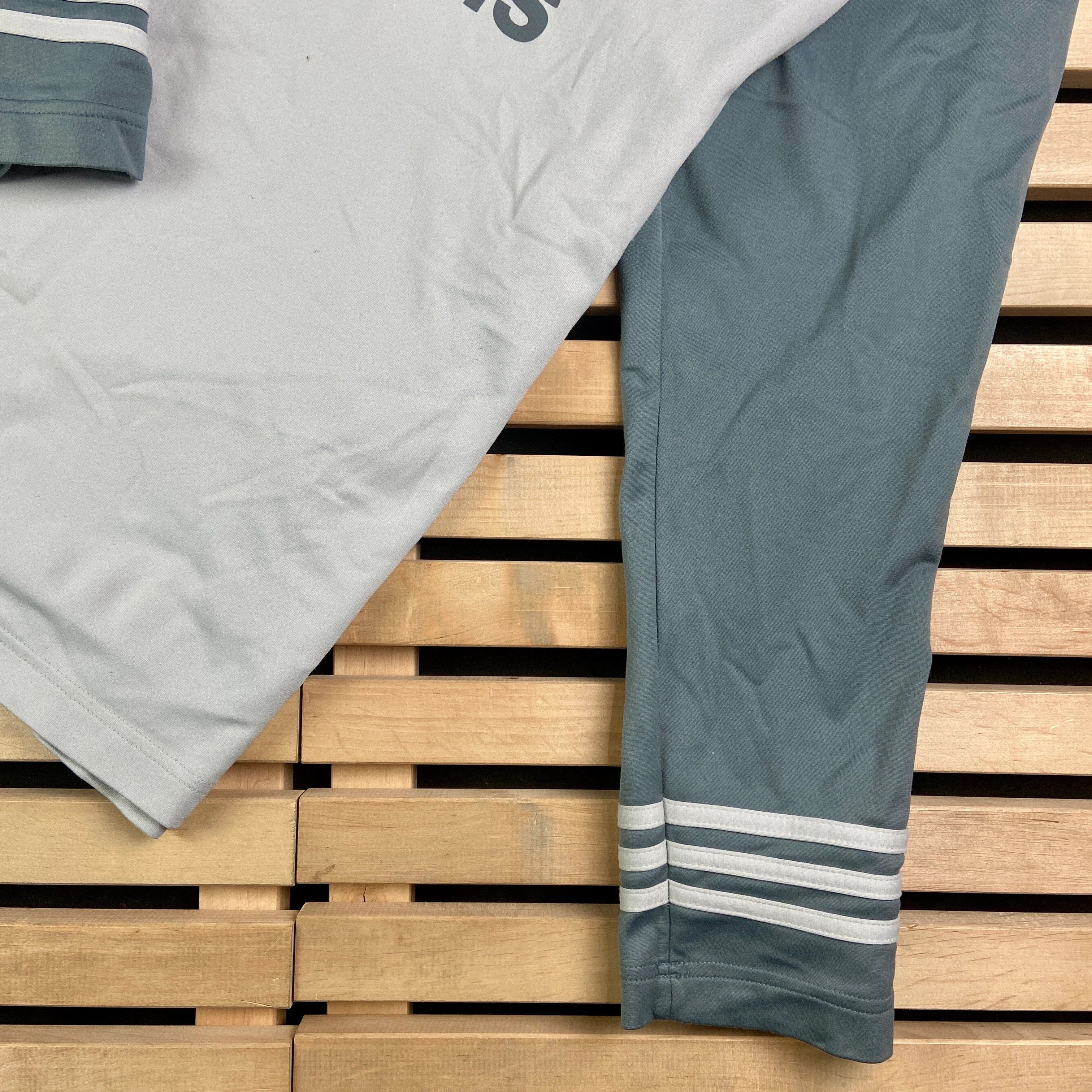 Adidas × Vintage Mens Sweatshirt Long Sleeve Adidas Big Logo Size S Size US S / EU 44-46 / 1 - 4 Thumbnail