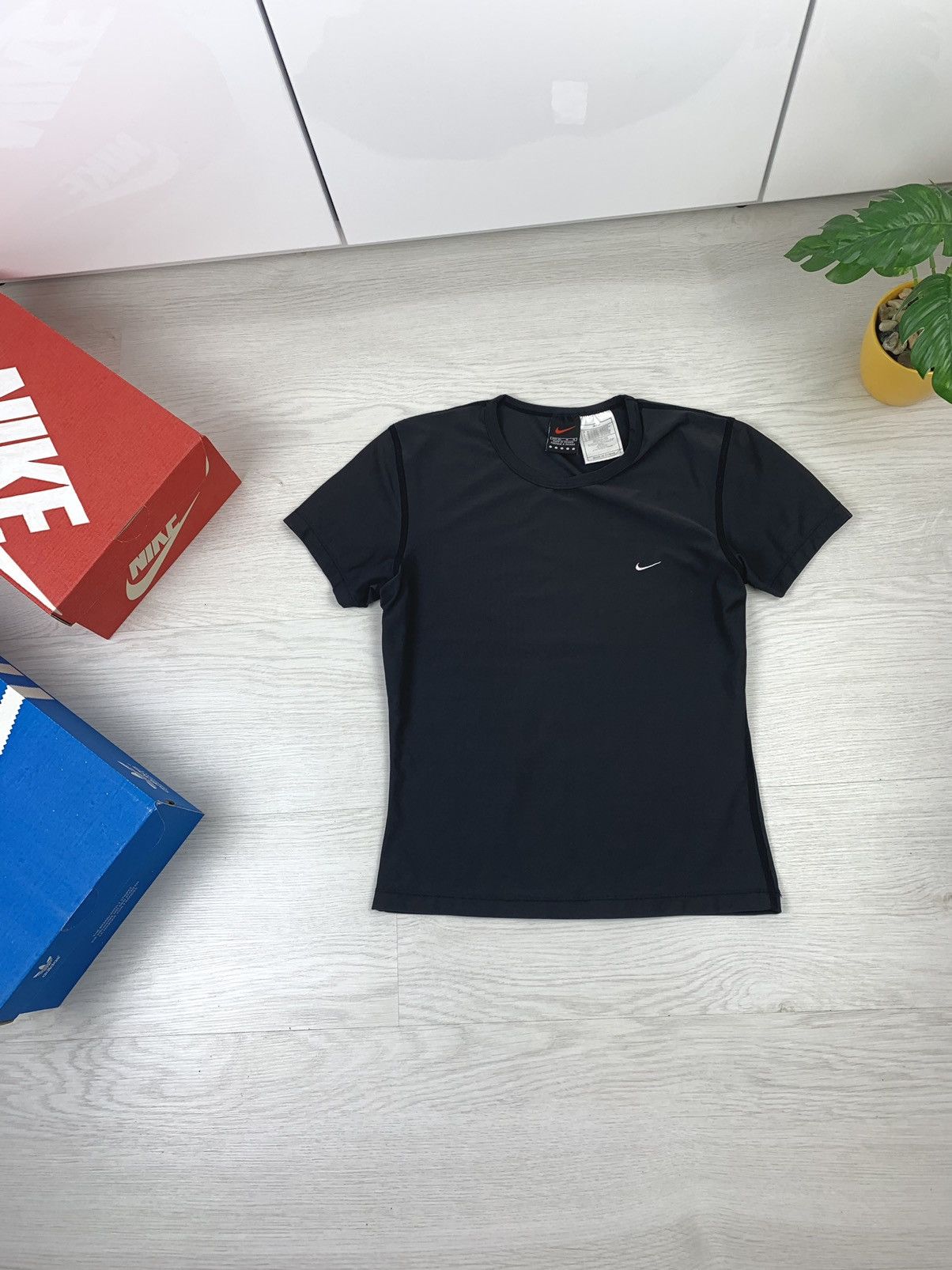 Vintage Nike Compression Vintage Womens T-Shirt Size M Size M / US 6-8 / IT 42-44 - 1 Thumbnail
