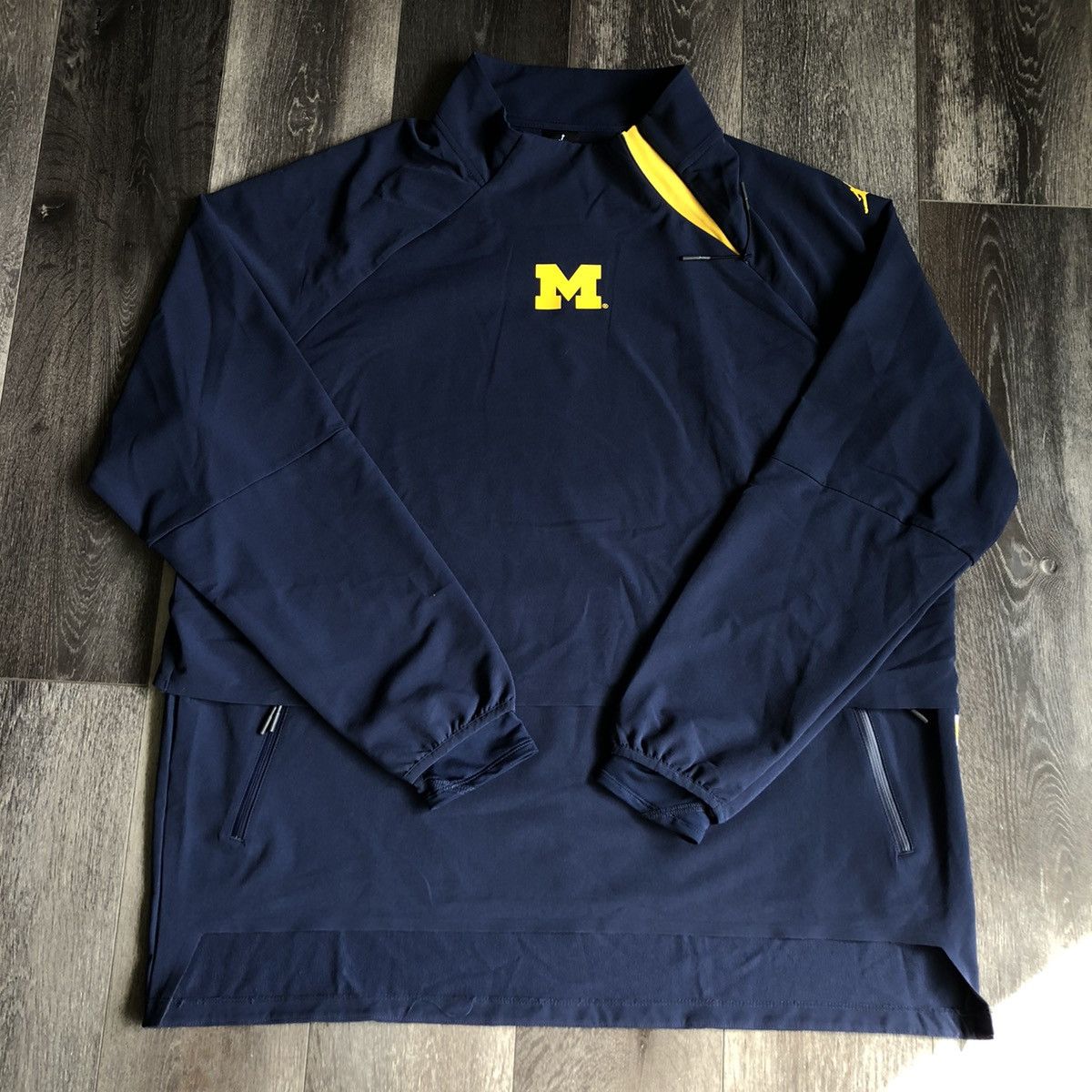 Jordan Brand Vintage Air Jordan Michigan Wolverines Mock Neck Logo Jacket Size US XXL / EU 58 / 5 - 1 Thumbnail