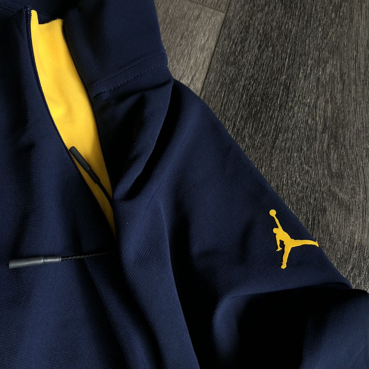 Jordan Brand Vintage Air Jordan Michigan Wolverines Mock Neck Logo Jacket Size US XXL / EU 58 / 5 - 7 Thumbnail